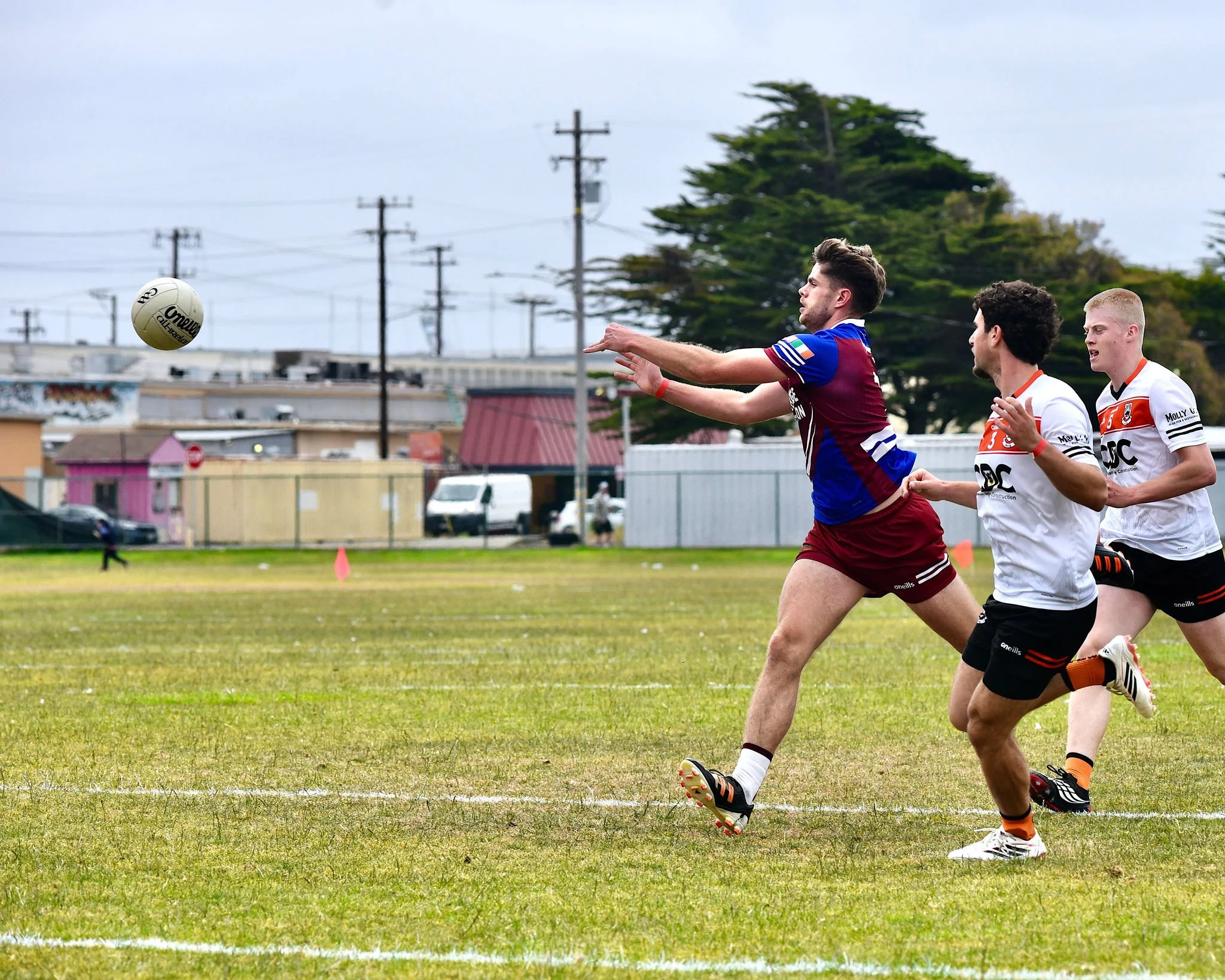 YoungIrelandersvsÉireÓgSeniorFootballatPáircnanGaelonTreasureIslandbyWilliamWaylandWW1_8642.JPG