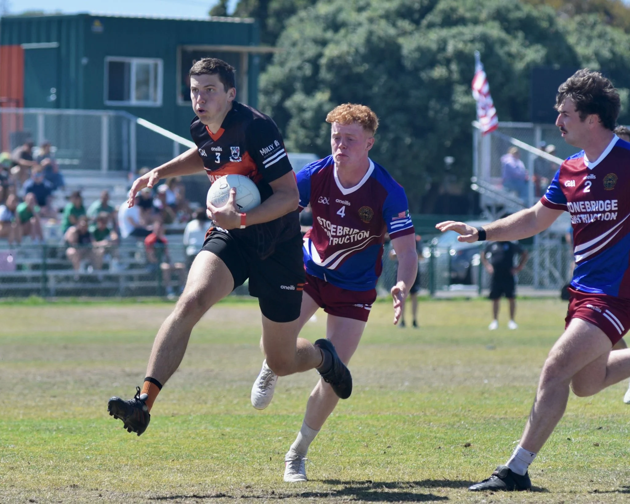 ÉireÓgvsYoungIrelandersJuniorFootballFinalatPáircnanGaelonTreasureIslandbyWilliamWaylandWW1_0148.JPG