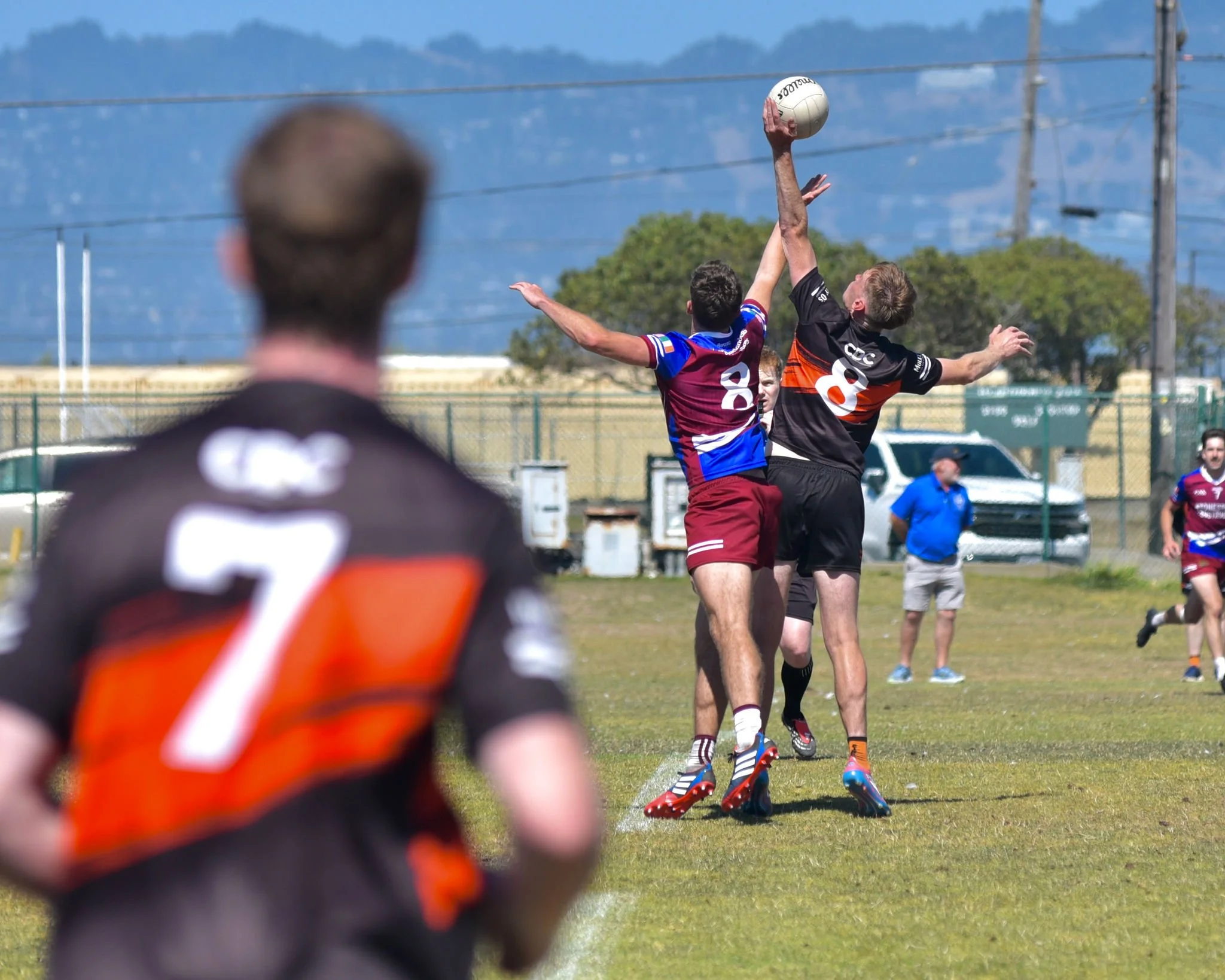 ÉireÓgvsYoungIrelandersJuniorFootballFinalatPáircnanGaelonTreasureIslandbyWilliamWaylandWW1_0301.JPG