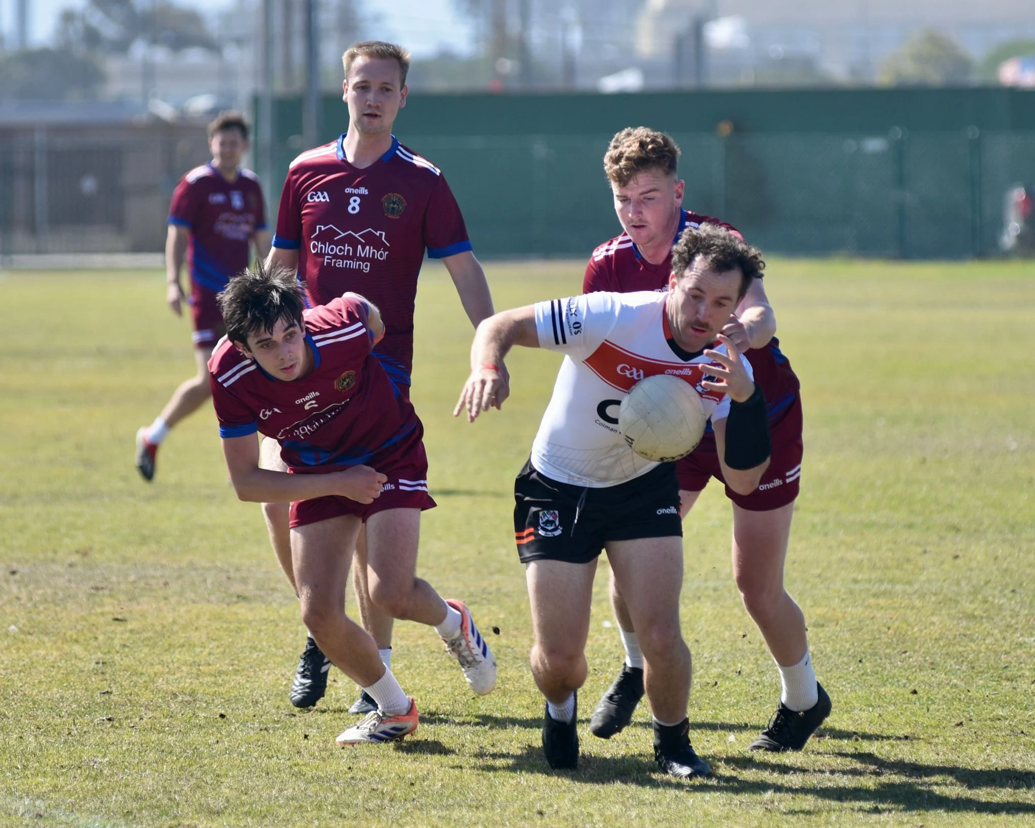 ÉireÓgvsYoungIrelandersJuniorFootballFinalatPáircnanGaelonTreasureIslandbyWilliamWaylandWW1_9116.JPG