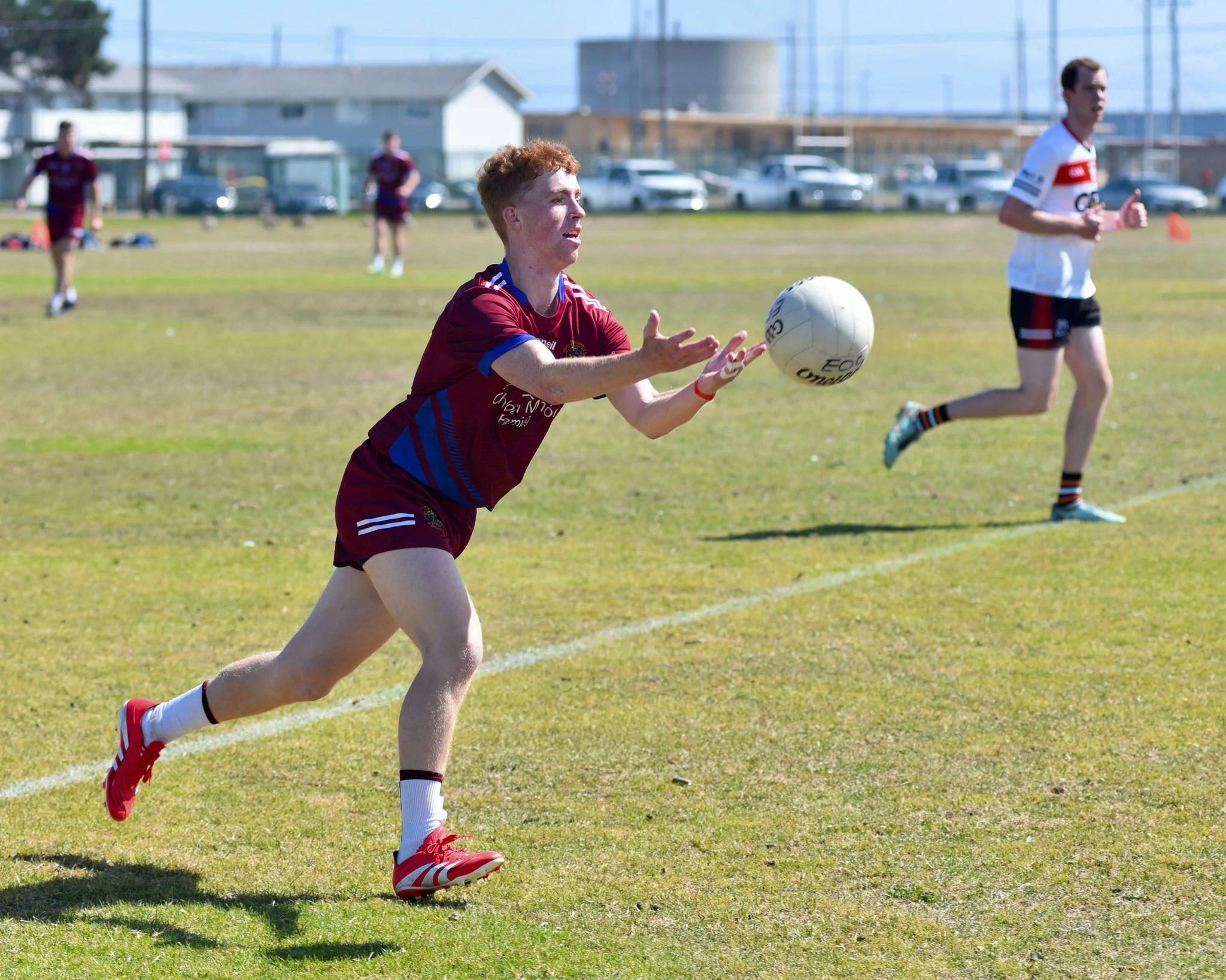 ÉireÓgvsYoungIrelandersJuniorFootballFinalatPáircnanGaelonTreasureIslandbyWilliamWaylandWW1_9134.JPG