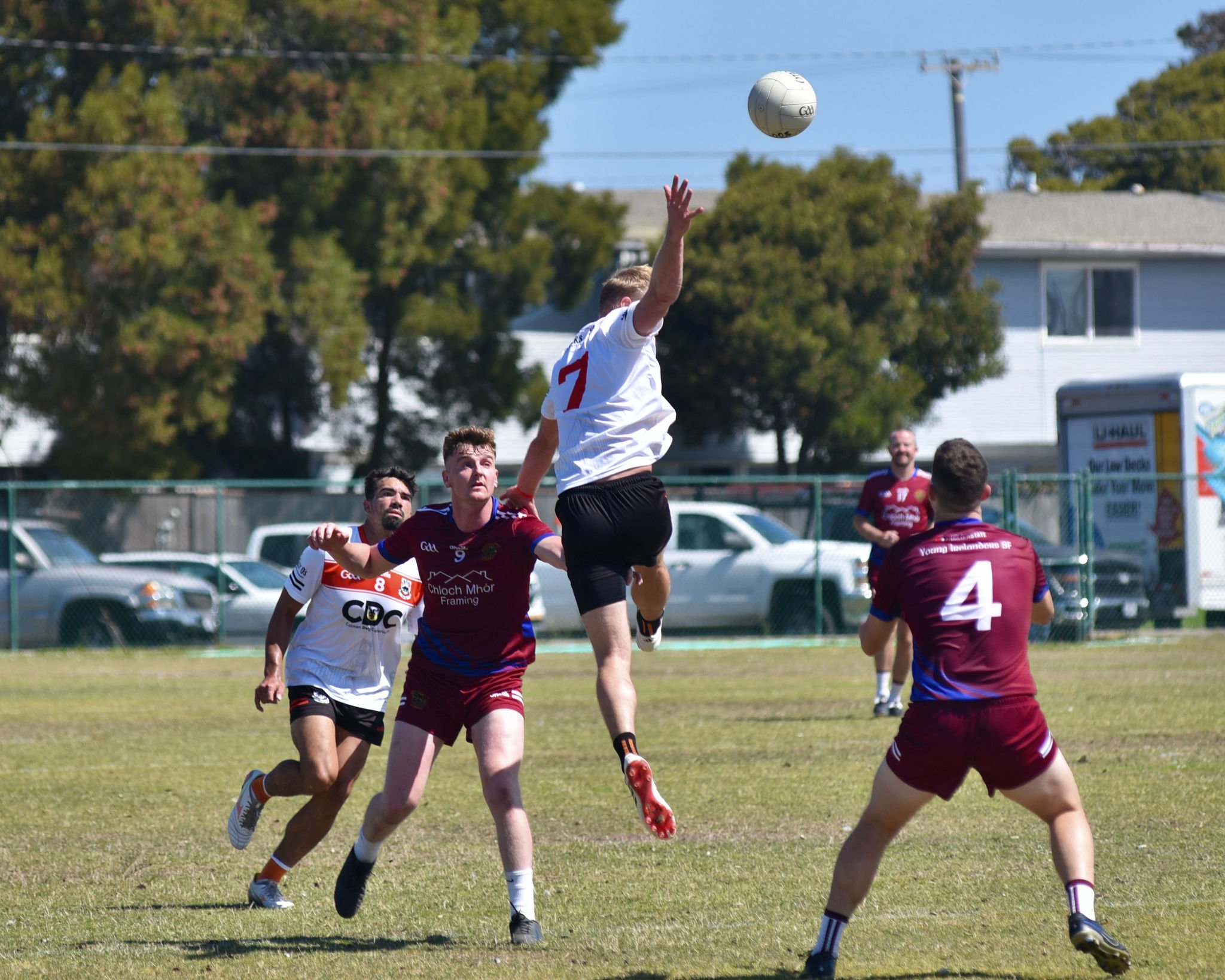 ÉireÓgvsYoungIrelandersJuniorFootballFinalatPáircnanGaelonTreasureIslandbyWilliamWaylandWW1_9166.JPG