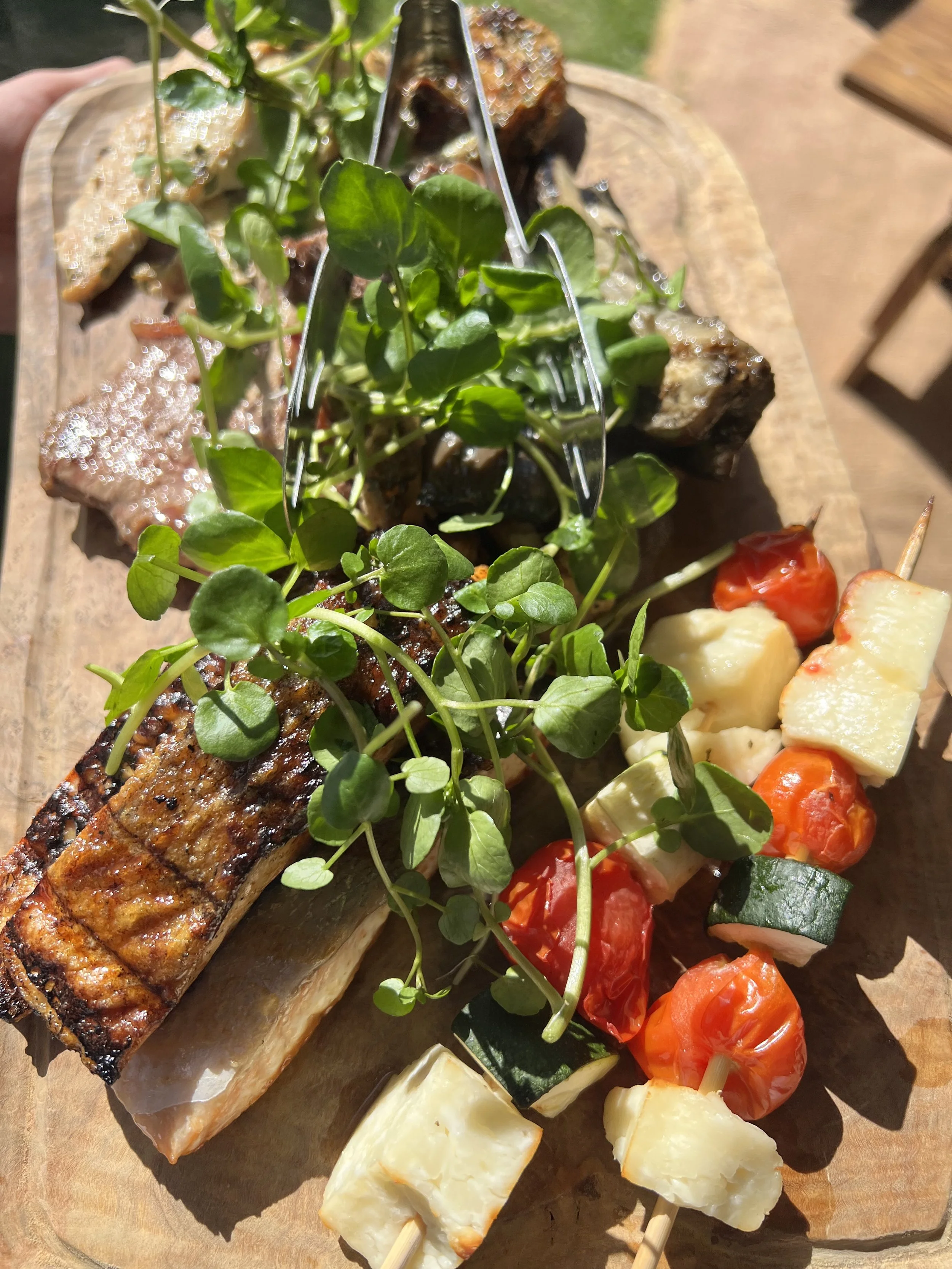 Bbq main, family style buffet.