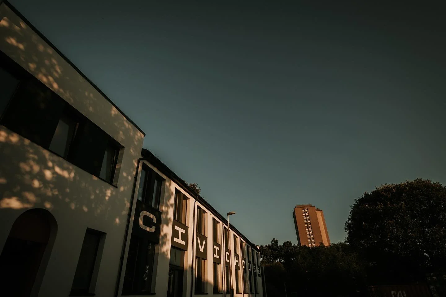 That gorgeous golden hour for the early evening buzz 🌞

We still have availability for Full Weddings, Twilight Weddings &amp; Wedding Parties in 2026. Check out our website for info - you can see our availability calendar, wedding galleries &amp; ge