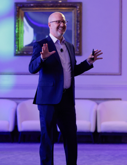Julian Reeve speaking to an audience