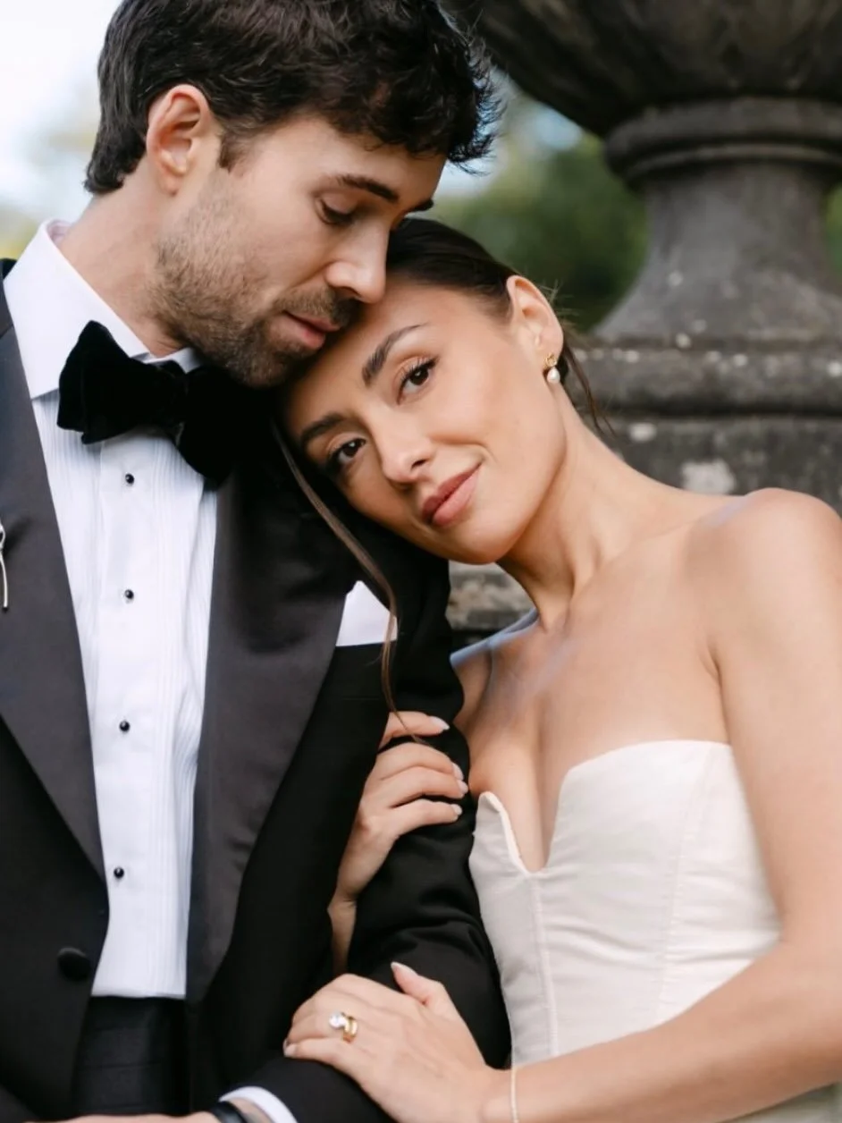 Summer memories from my bridal season 2025. ✨
- I&rsquo;m currently offline 🤍 

#bridal #bridalinspo #makeup #bridalmakeupandhair #bridalmakeupartist