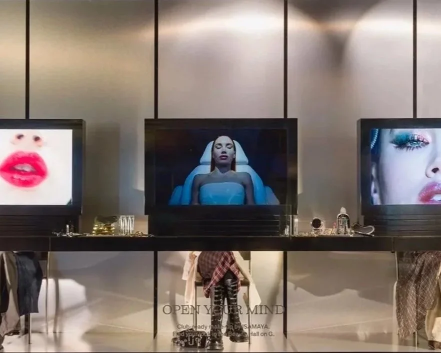 W16%252B-%252BFull%252BWindow%252B-%252BAndrew%252BMeredith%252B-%252BSelfridges-0022179.jpg