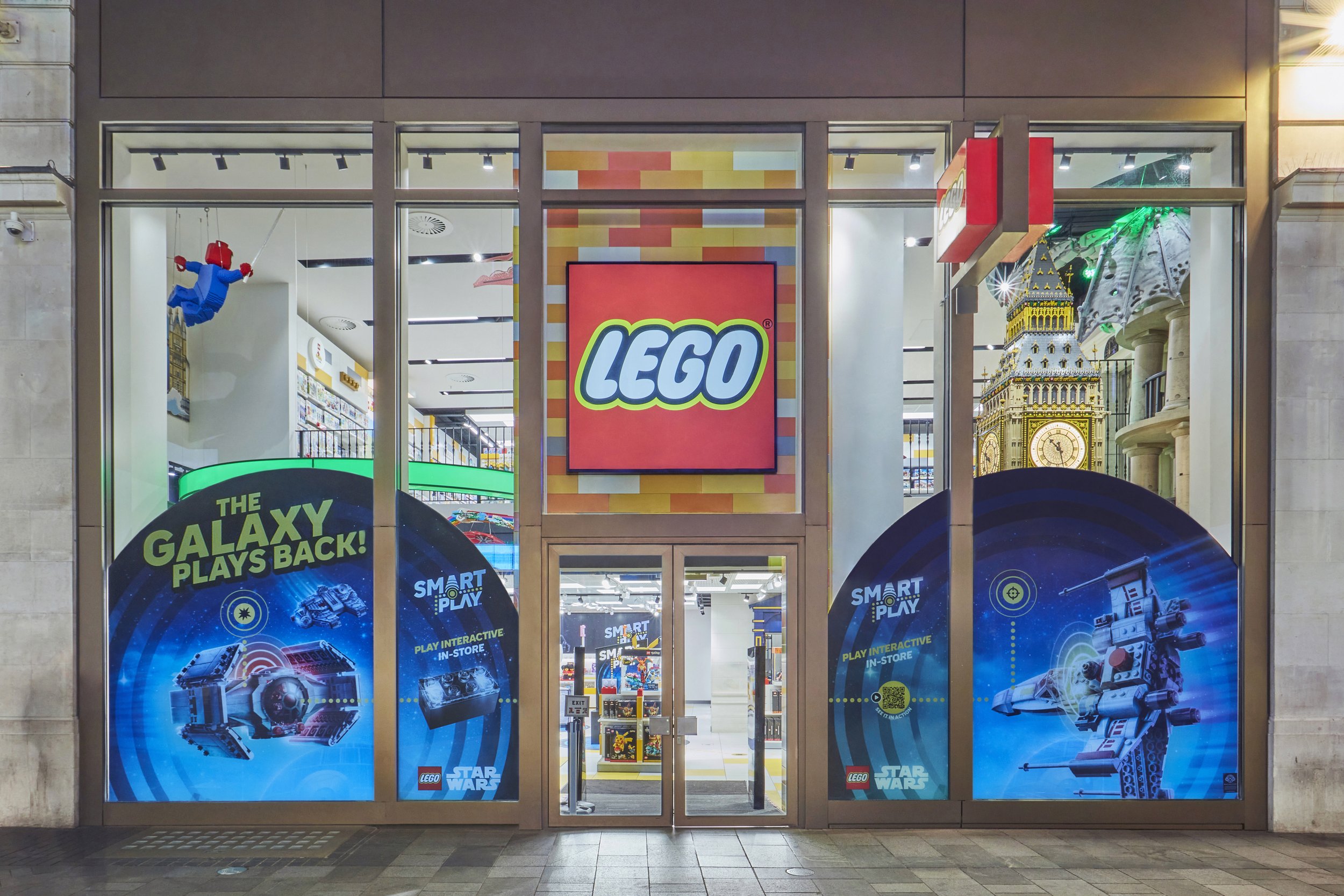Lego, London, Flagship Store, Window Display, Propability