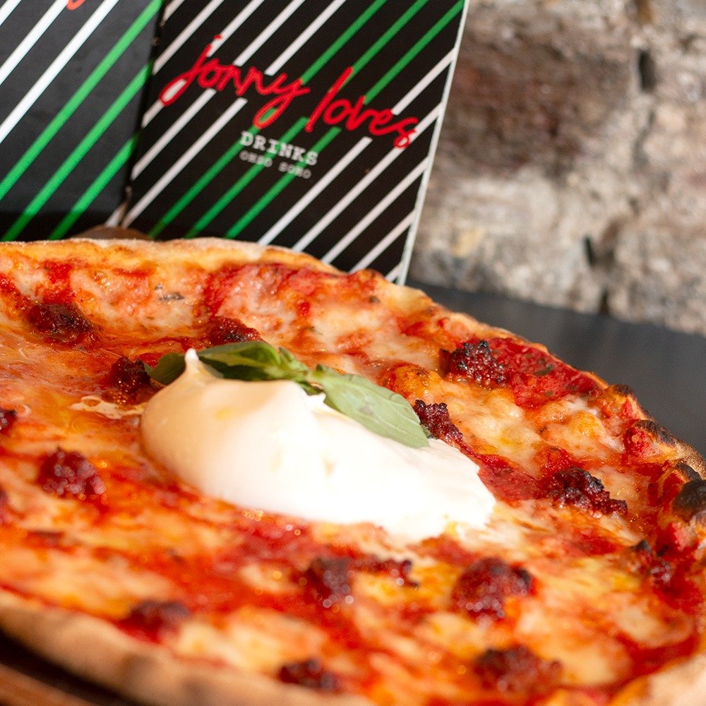 What's better than the perfect combo of spicy nduja and creamy burrata? 🤔 Stay tuned for a taste sensation! 🔥

#PizzaPerfection #ndujapizza #ndujalovers #pizzalovers #burratalovers #burratapizza #sohorestaurant #sohobites #jonnyloves #SohoEats #piz