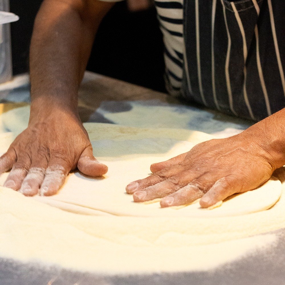 Our chefs are a dab hand at pizza making! All our pizzas are made from fresh, in house for the best flavour in town!

#pizzalovers #PizzaPerfection #JonnyLovesPizza #freshlymadepizza #pizzafromscratch #homemadepizza #sohorestaurant #sohobites #jonnyl