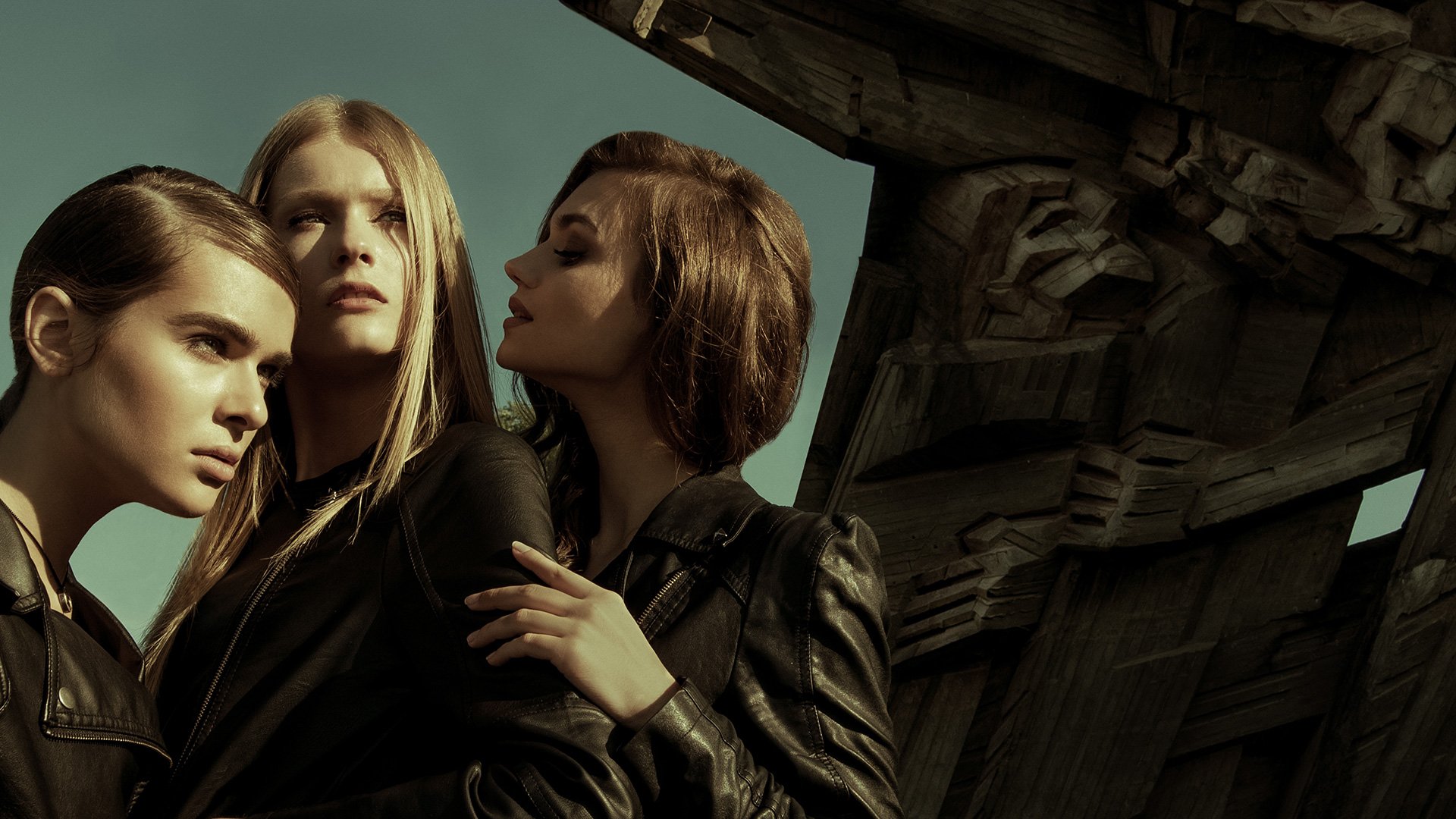New Freedom | Kaunas Lithuania | Models: Donata, Margarita, Gabriela @ Ruta Model Management |
Styling: Laura Macijauskaité, |
Makeup Artist: Karolina Taraskevic |
Hairstyle : Viktorija Novo