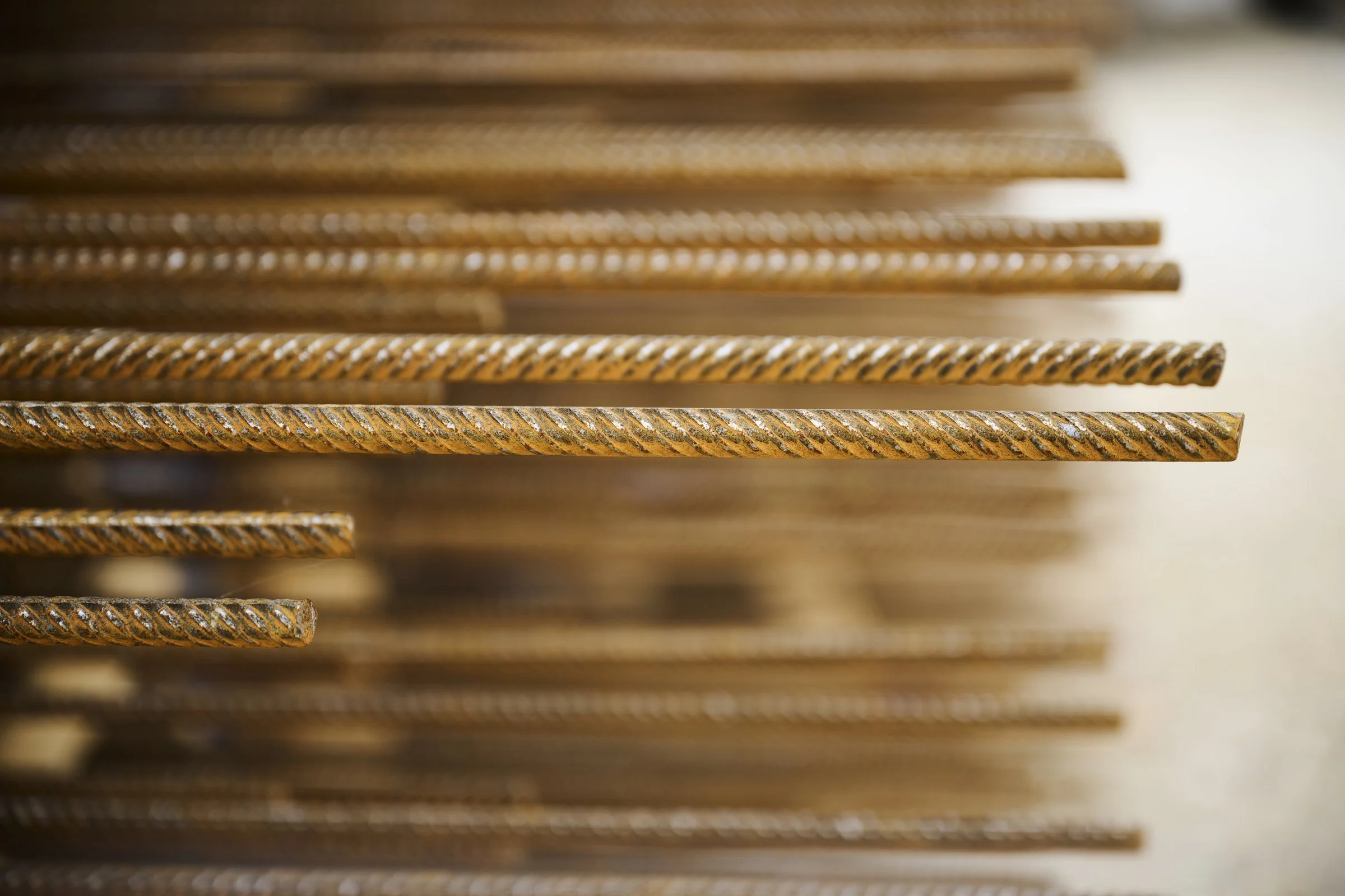 Barres d'armature en acier sur un chantier de construction, photographie de détail à Neuchâtel