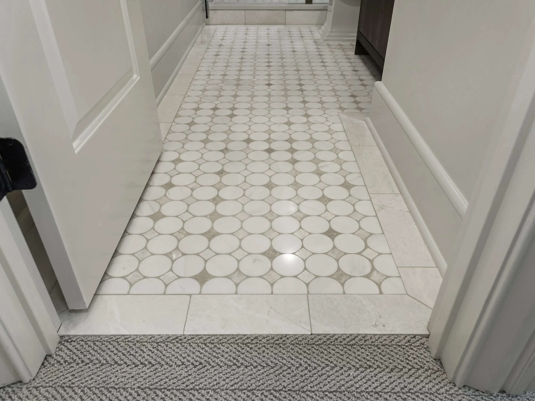1004 Mapesbury Ln-1.jpg