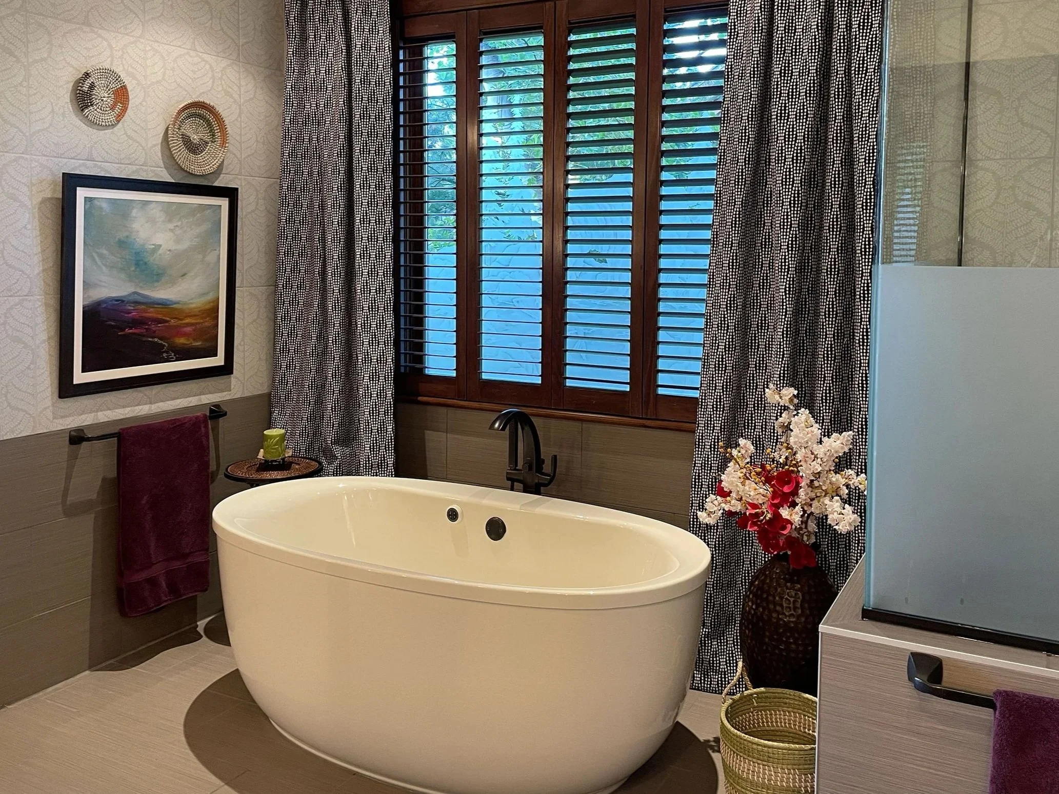 Modern lakeside home interior redesign with contemporary furniture