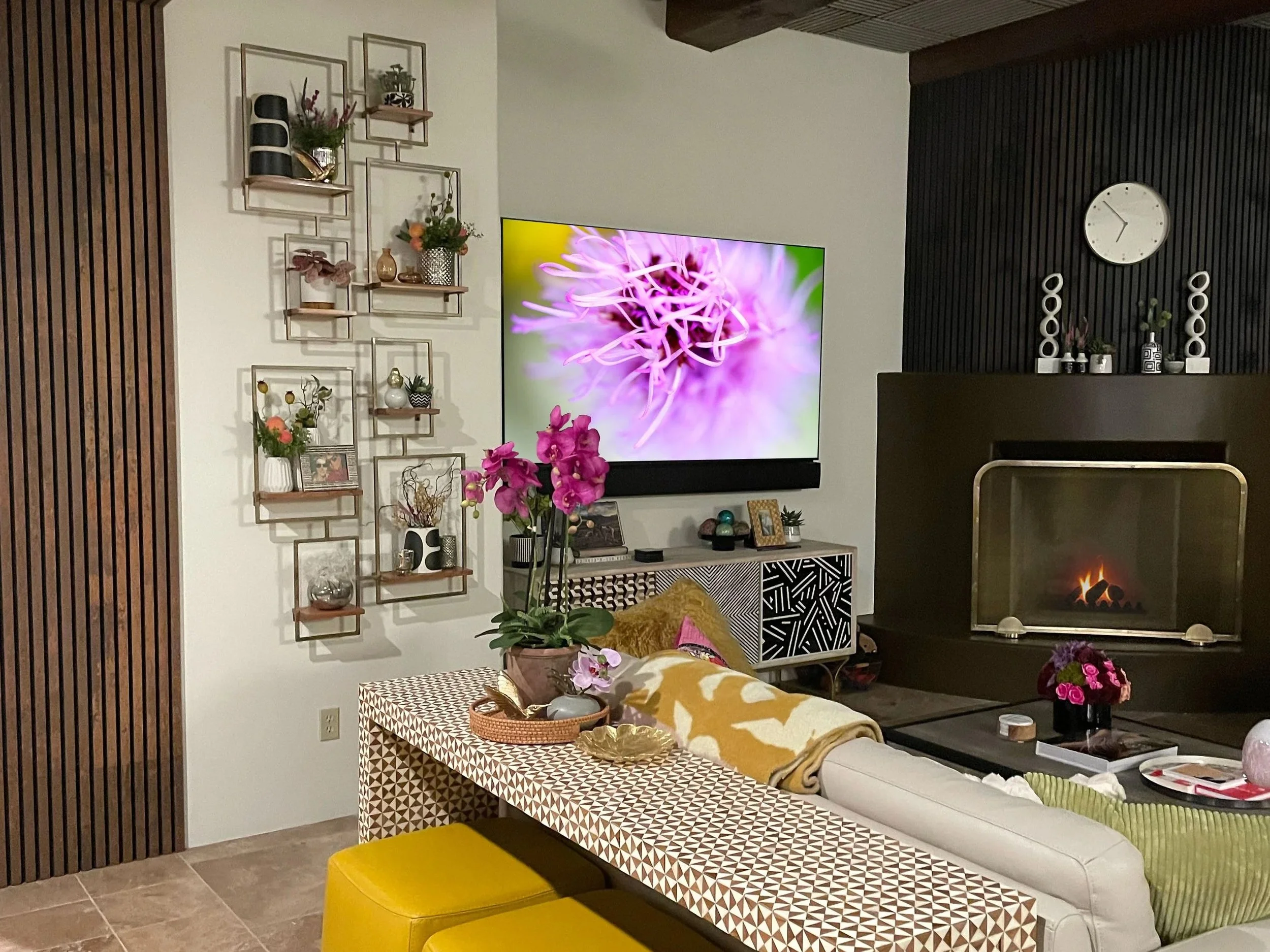 Modern Living Room Decorating in Gold Canyon Arizona by Red Carrot Design