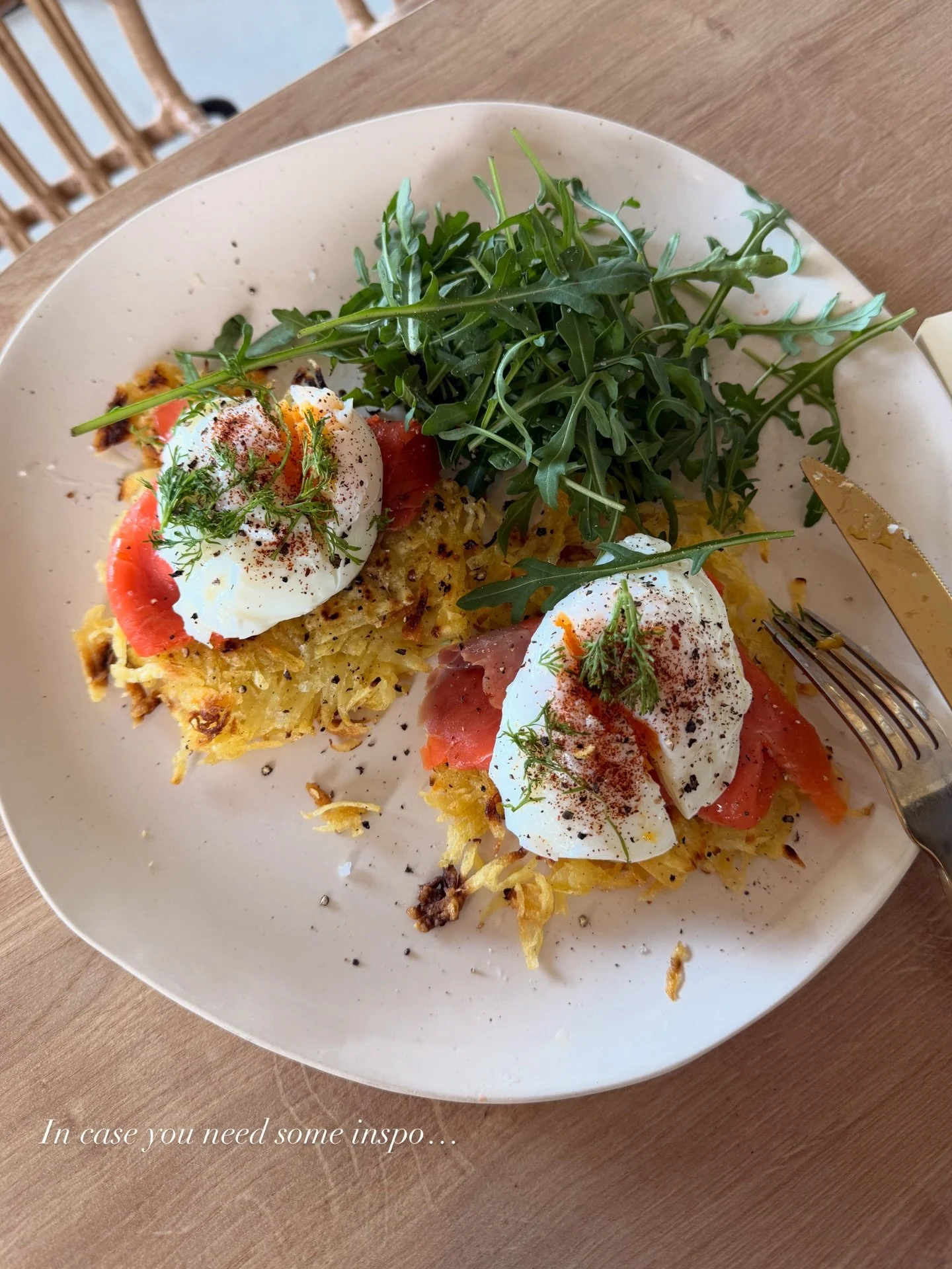 RECENT MEALS ⬇️ 

1. Potato Rosti, smoked salmon &amp; poached egg
2. Steak + baked tomato &amp; feta cheese
3. My famous taco bowl 
4. Chicken &amp; rice with garlic dressing
5. Egg salad + veg &amp; sourdough 
6. Eggs &amp; bacon
7. Steak + cucumbe