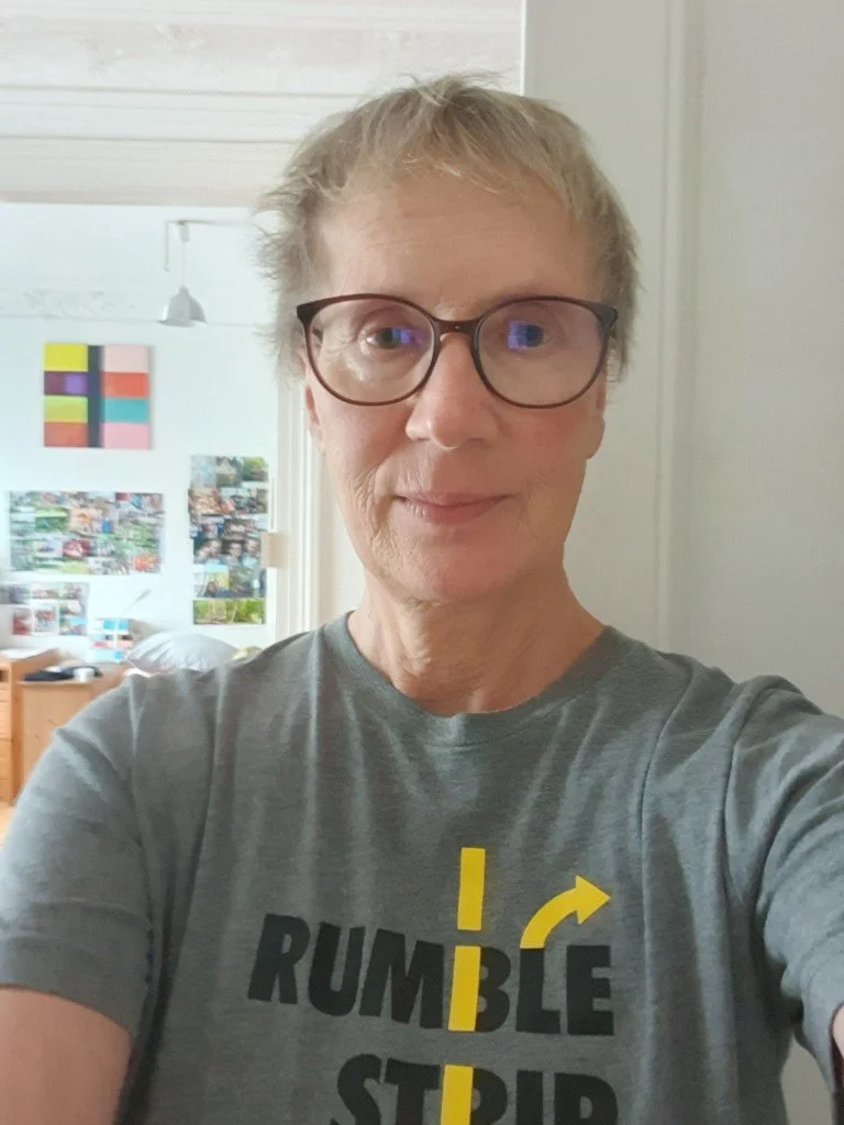 Noemi in excellent glasses. Hamburg, St. Pauli