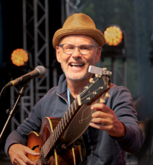 Reinhold Beckmann ist wieder auf Tour 