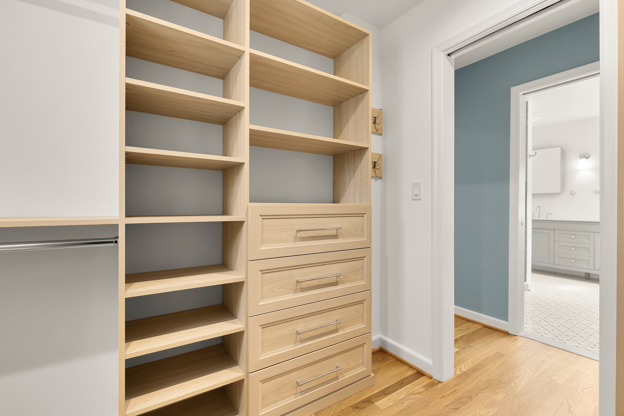 9815 Summit Ave-0032.jpg