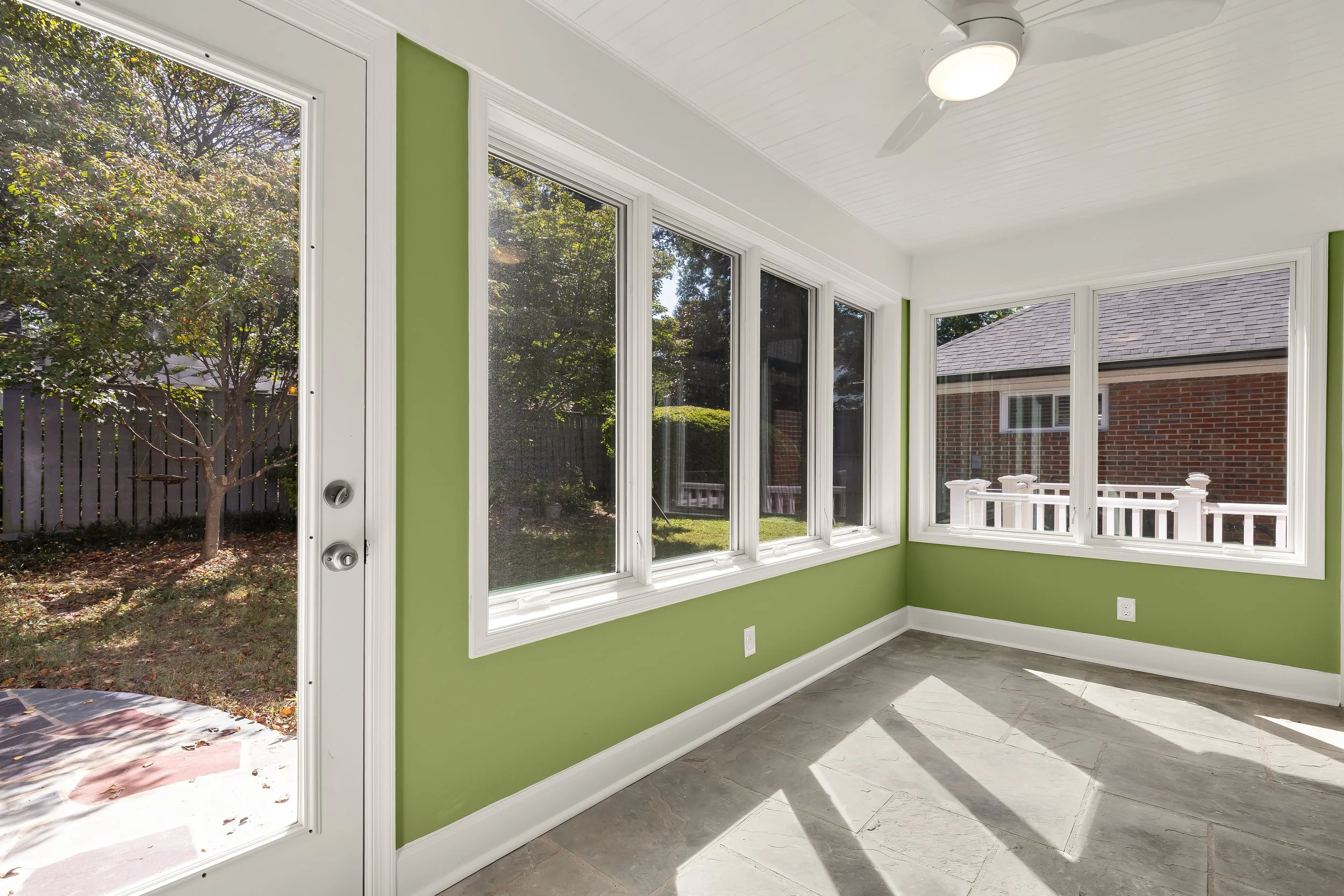 9815 Summit Ave-0025.jpg