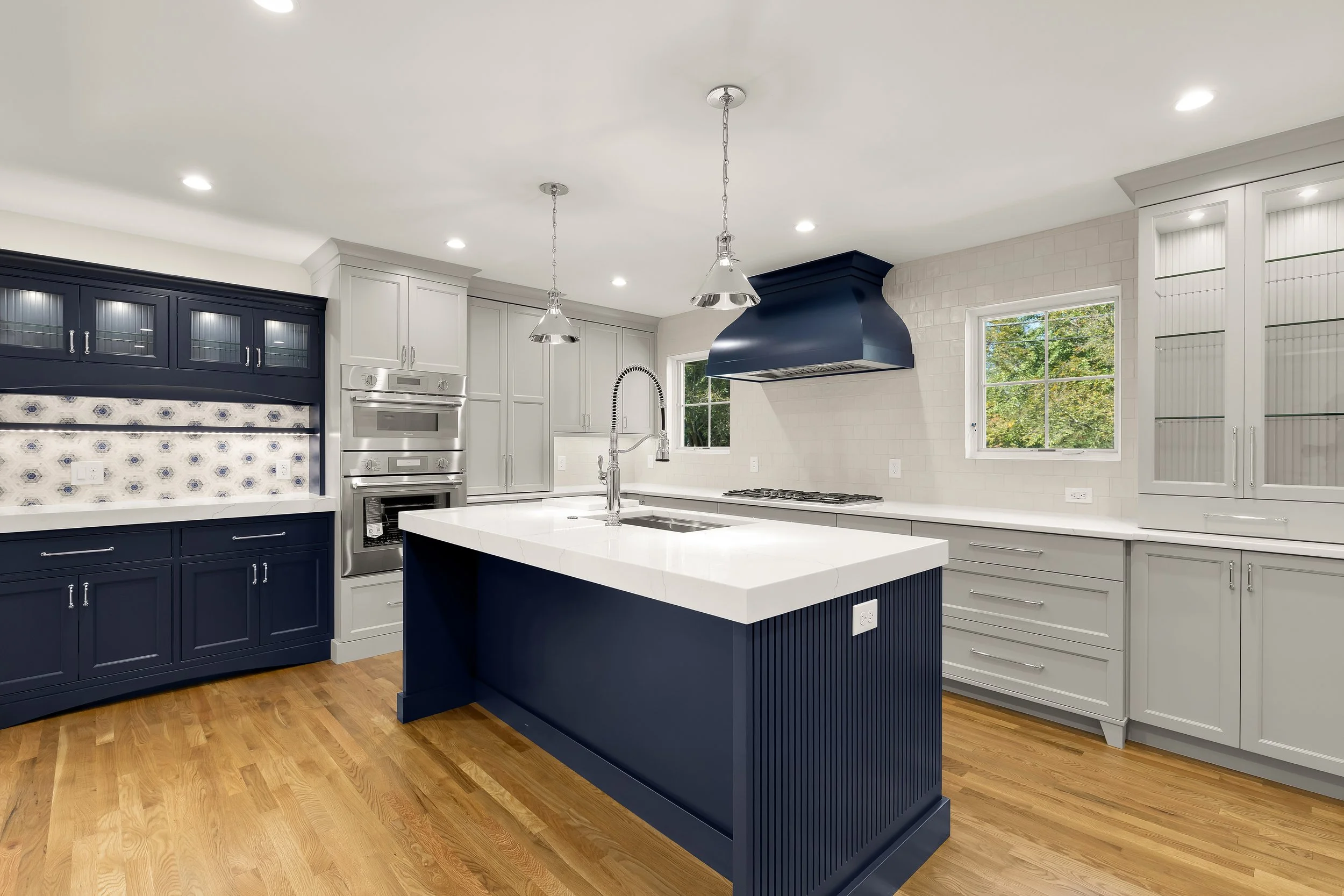 9815 Summit Ave-0014.jpg