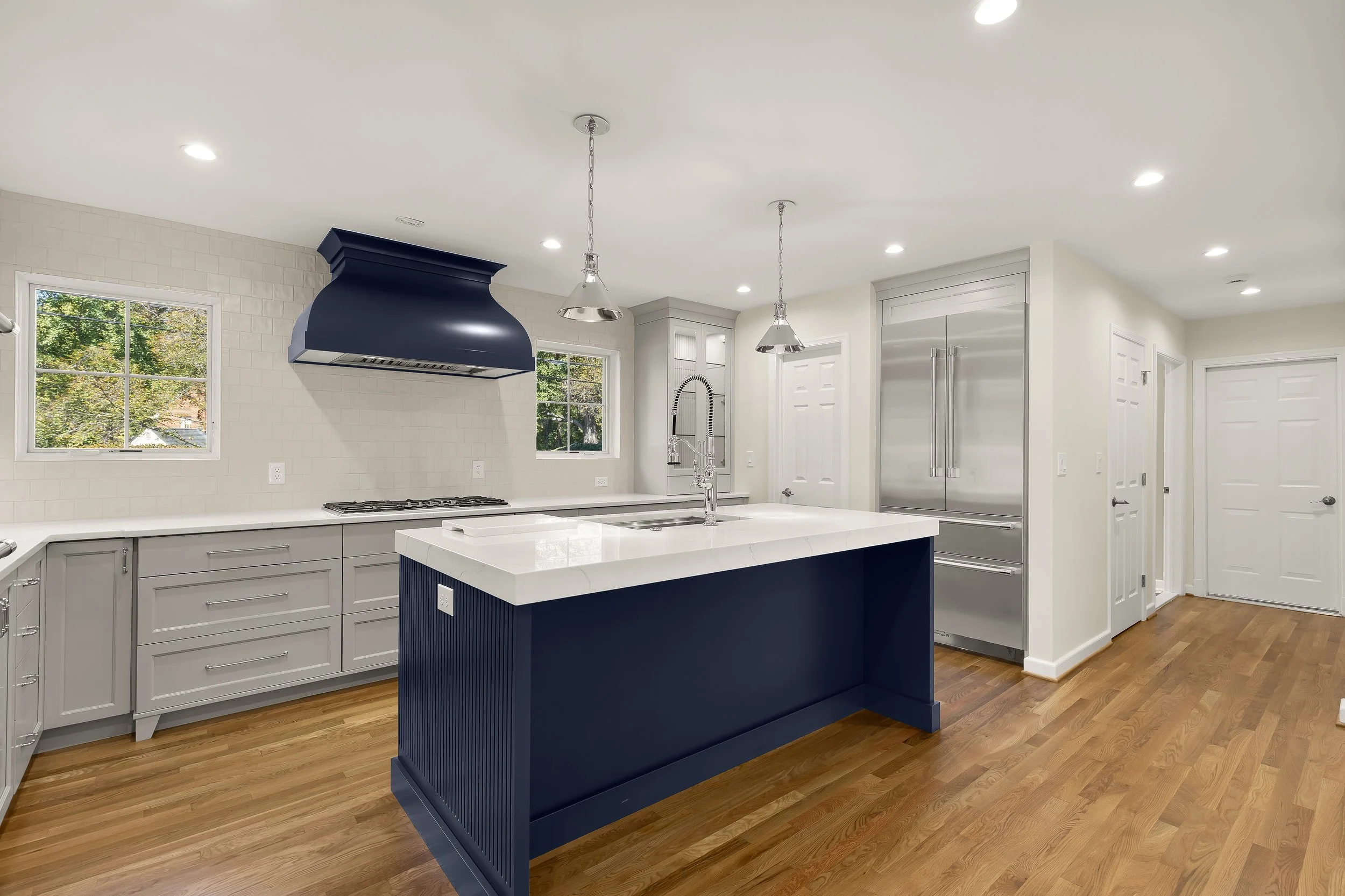 9815 Summit Ave-0012.jpg