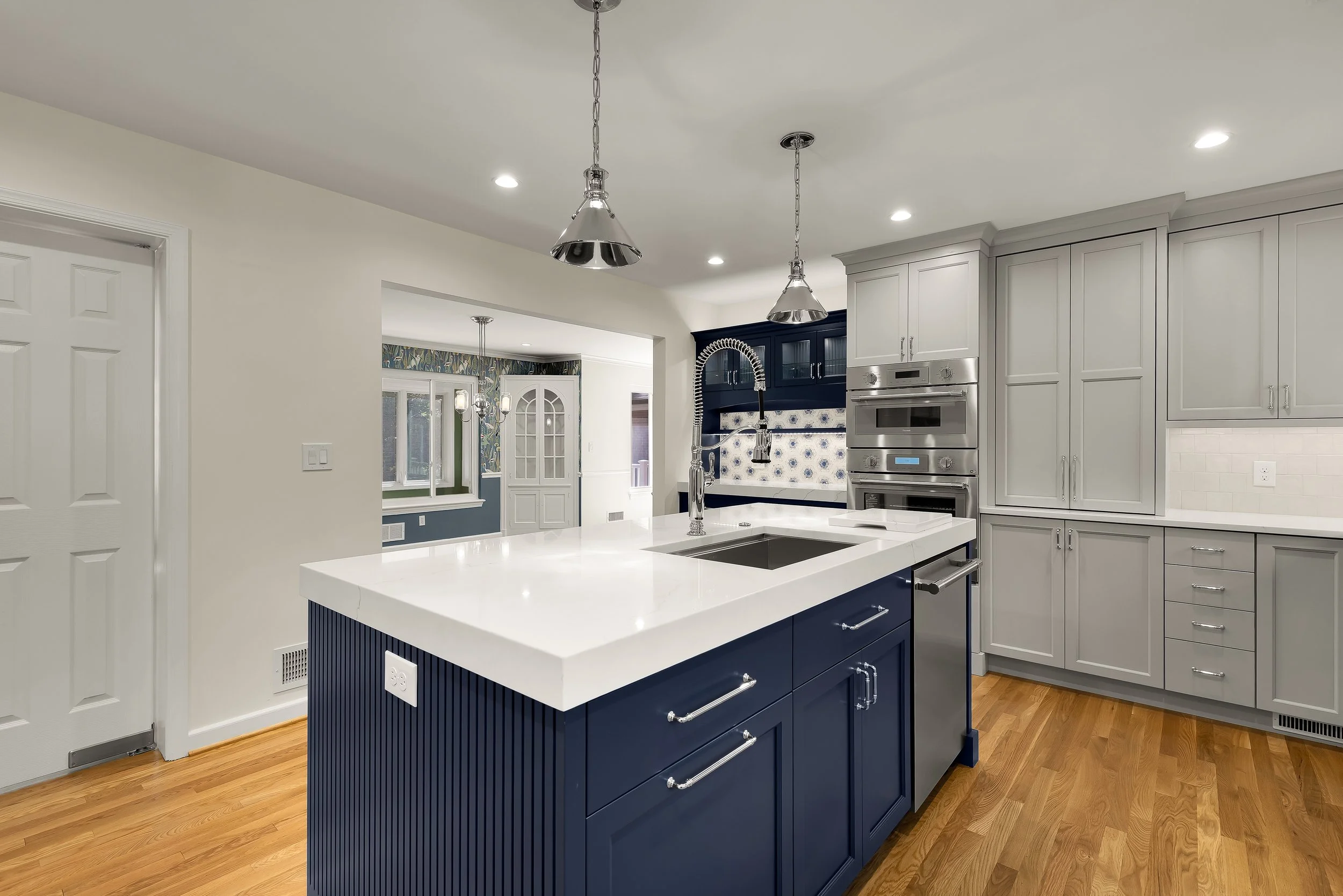 9815 Summit Ave-0015.jpg