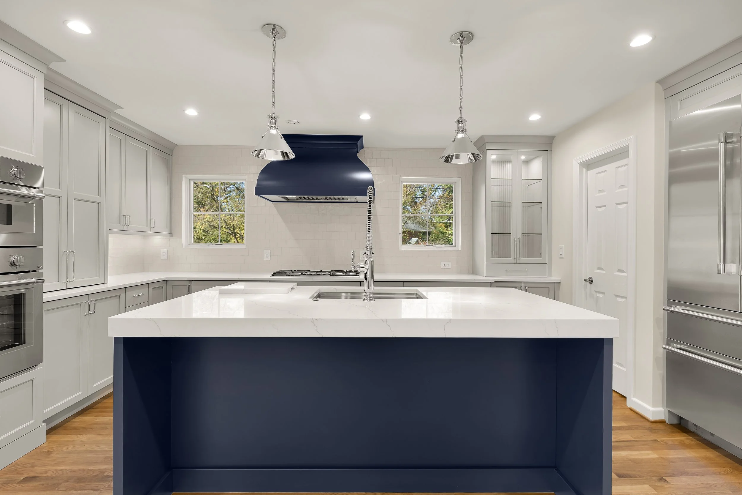 9815 Summit Ave-0013.jpg