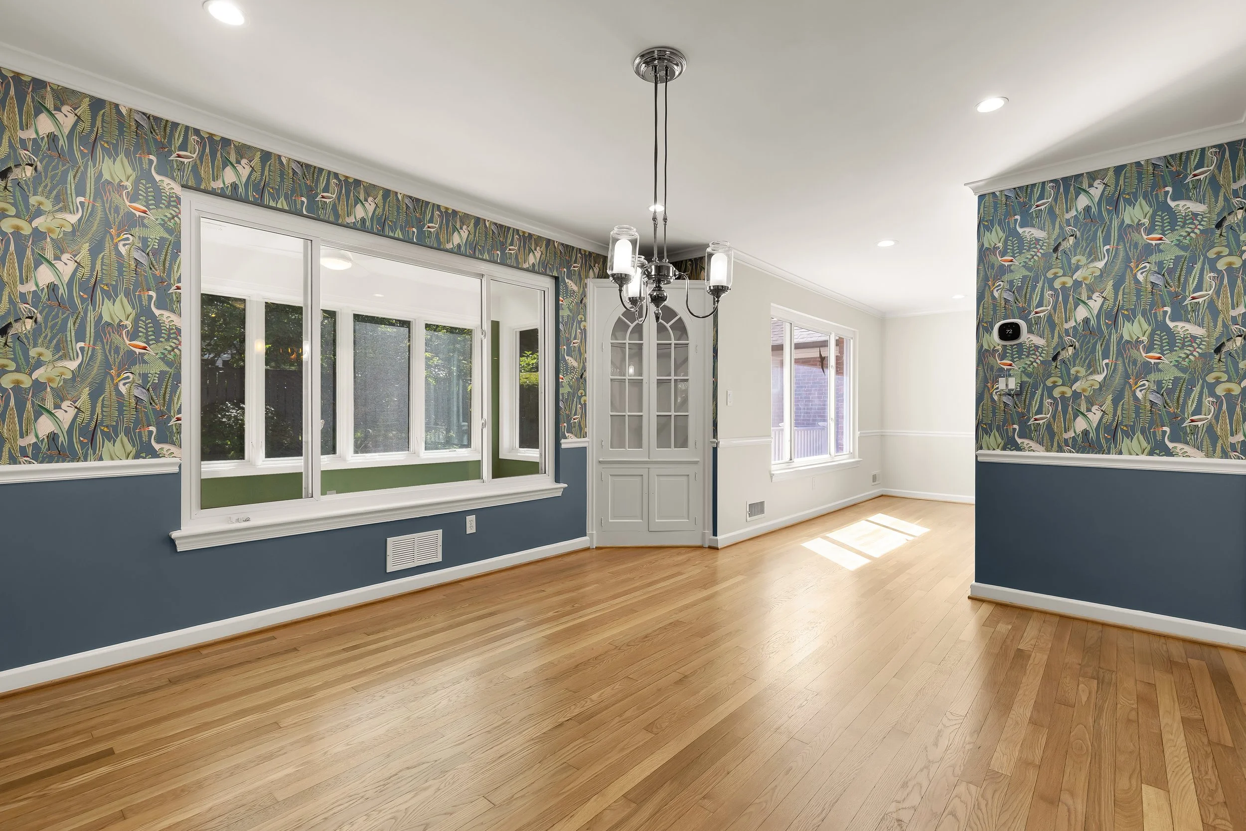 9815 Summit Ave-0010.jpg