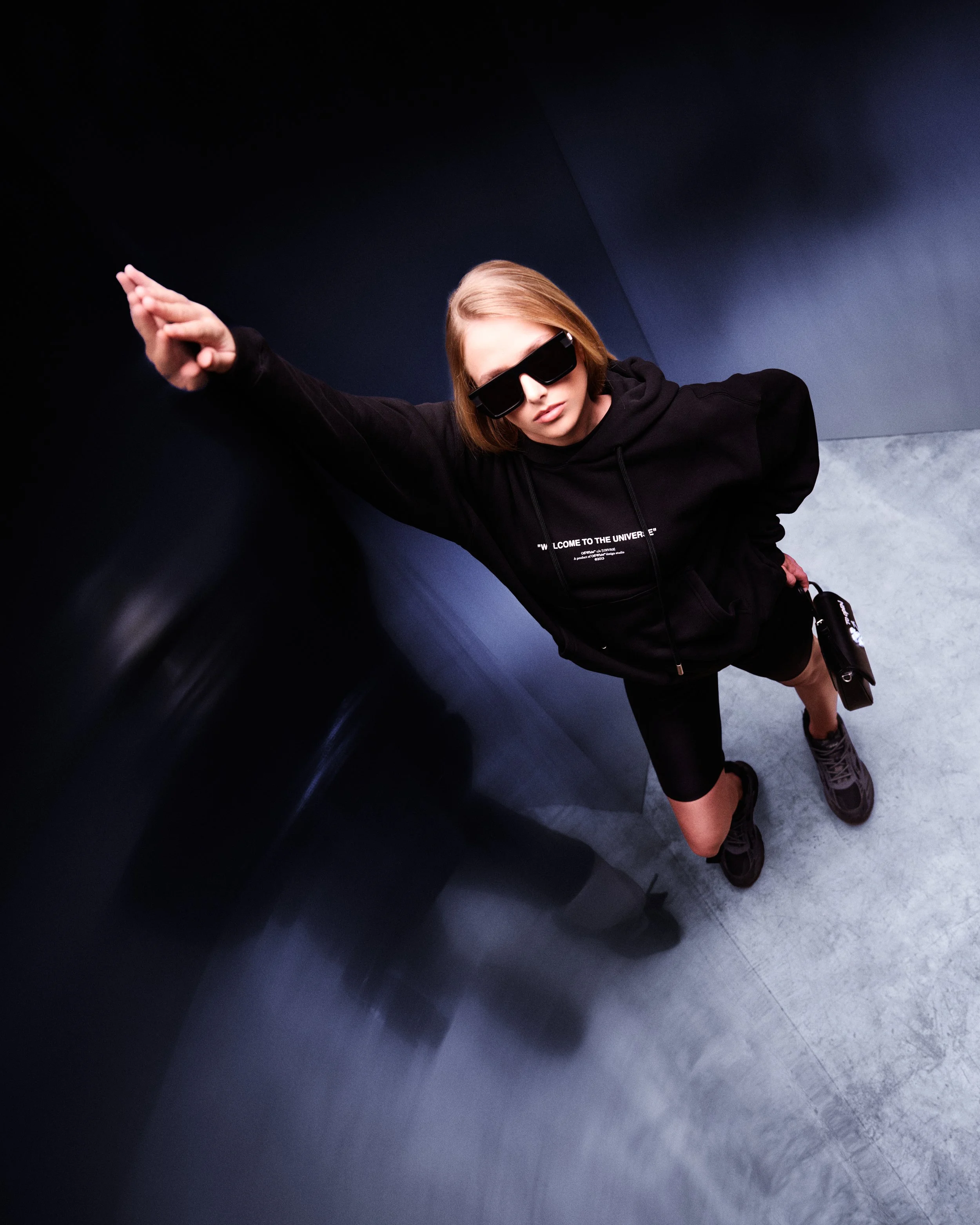 20250701_@Intoptier_UNVRS_OFFWHITE_Shooting_4000px_7.jpg