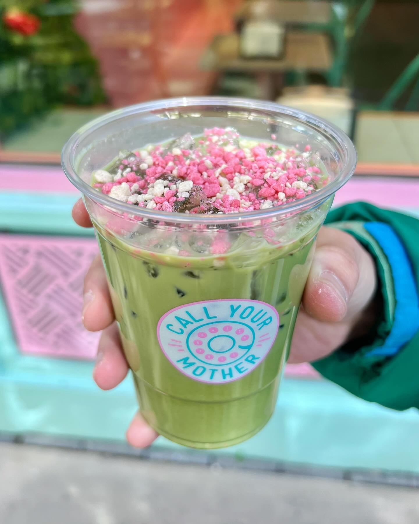 🍓🍵WILD STRAWBERRY MATCHA LATTE🍓🍵 WITH THE GOOD STRAWBERRY #CRUNCHIES 🧊🧊🧊#springtimestunting #tastetherainbow