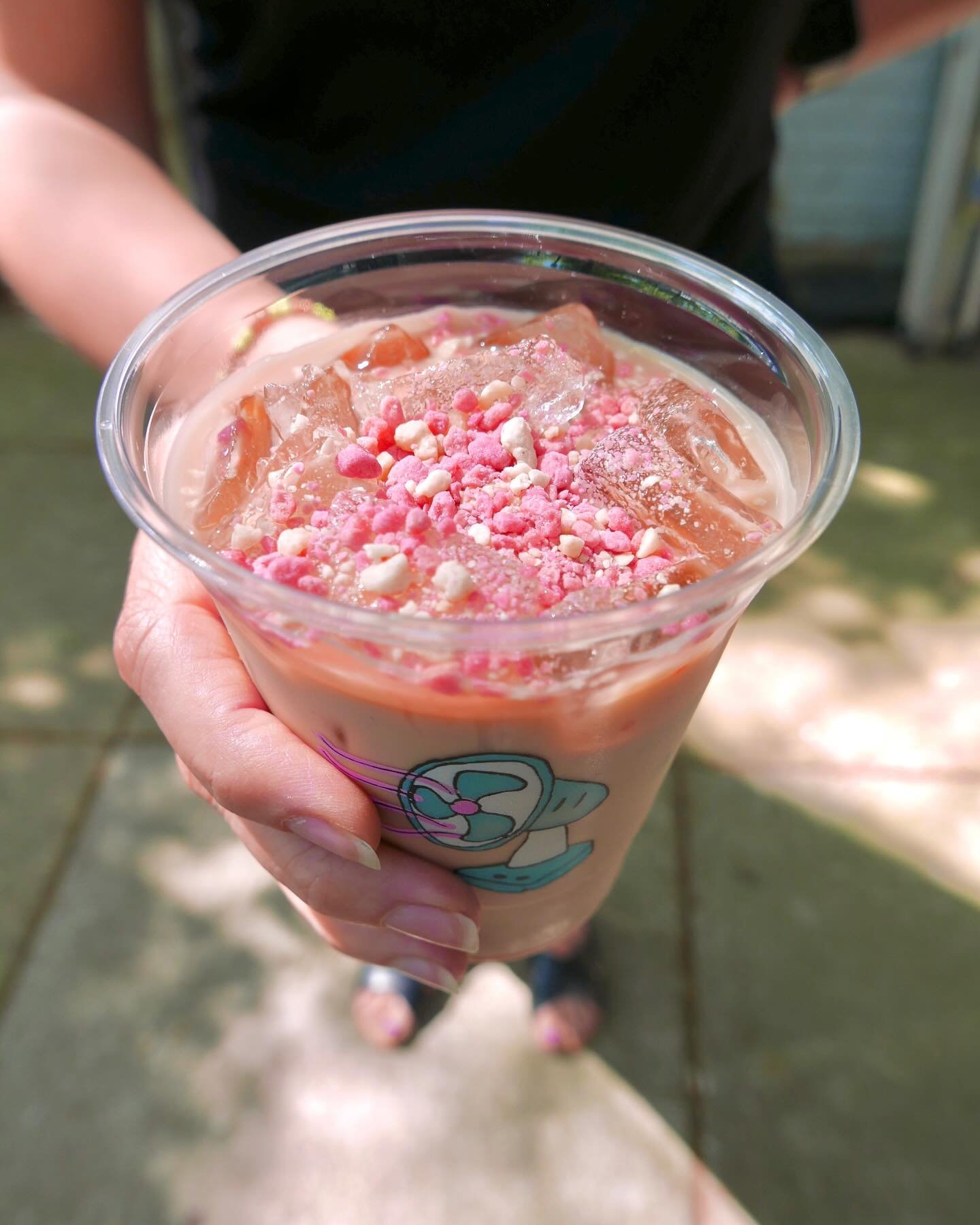 Strawberry Pop-Tart latte 🍓. Alll the nostalgia of your childhood but with more caffeine. Get it 🥵 or 🧊. 

‼️IMPORTANT‼️ Do you toast your p-tarts? 👀
