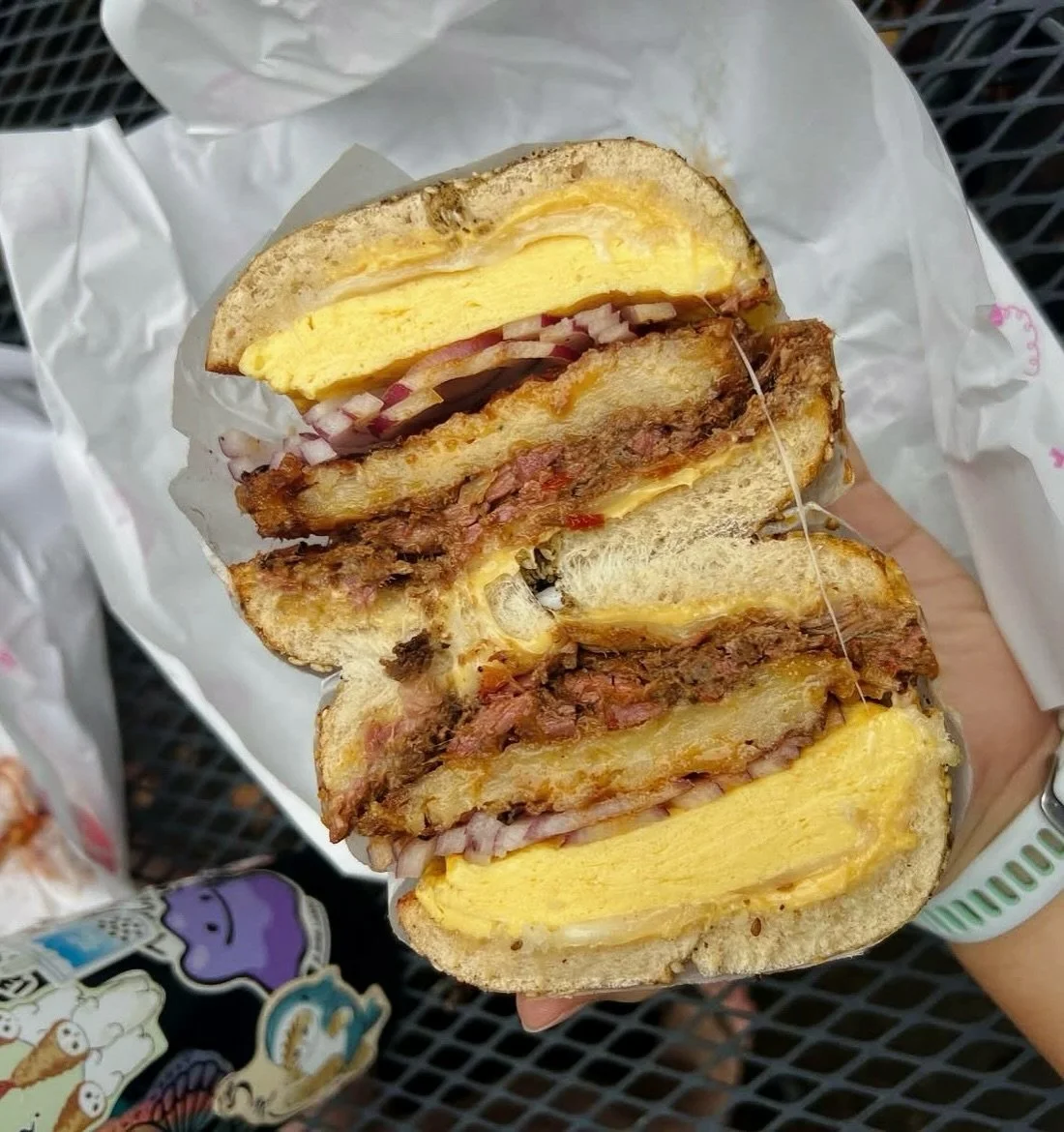 Confirming reports that @andieeatsworld custom bagel #sammy is looking 200% #WHAMMY 😮&zwj;💨😮&zwj;💨😮&zwj;💨 #brisket #latke #evilgeniuslevelbagel