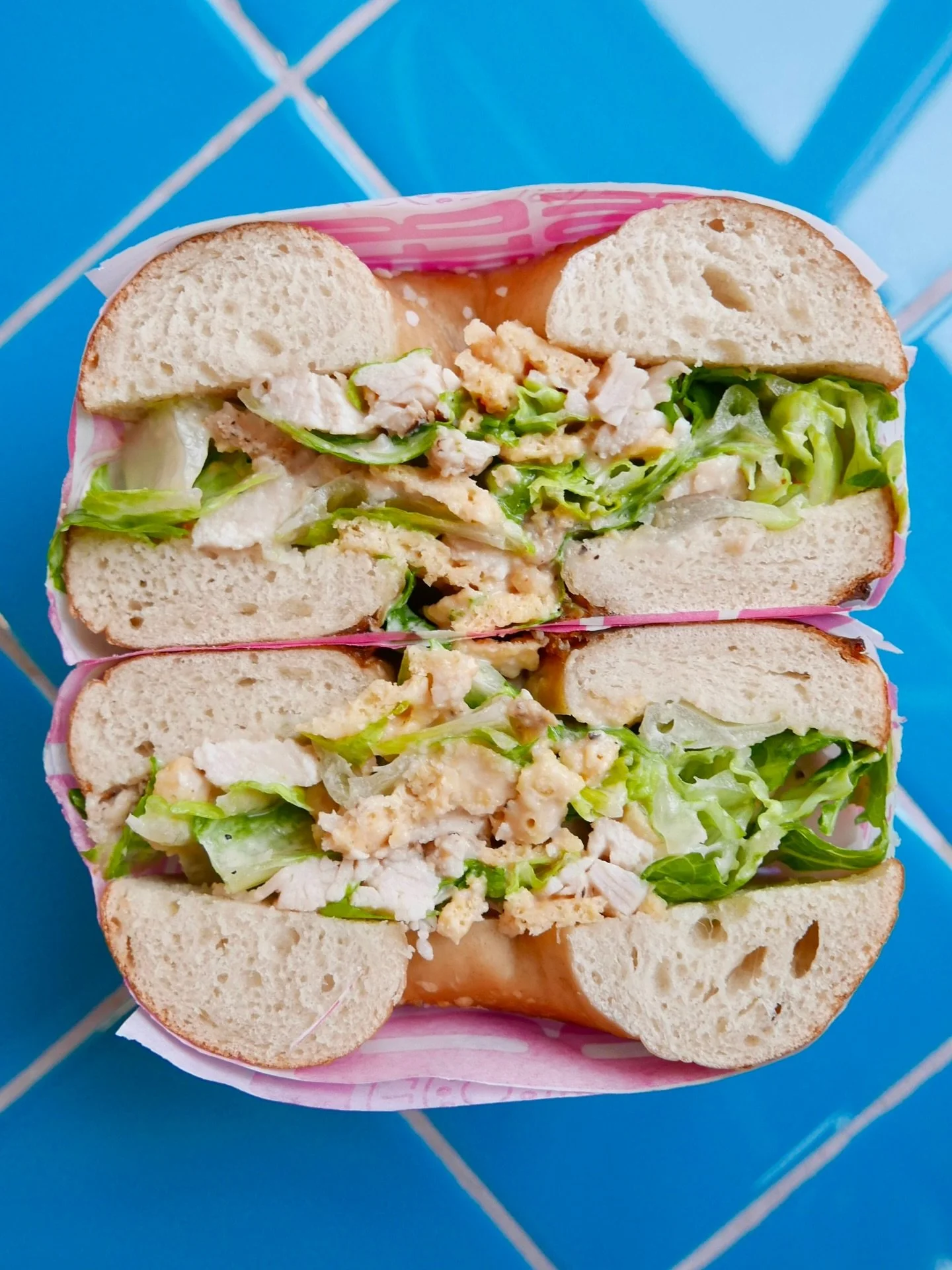 🦩THE DON IS BACK🦩 The Don CeSar is an iconic pink palace perched atop the windswept dunes of St. Pete Beach. The Don Cesar is also kinda like your favorite chicken Caesar salad on a #pretzel bagel that can be perched atop your tastebuds RIGHT NOW ?