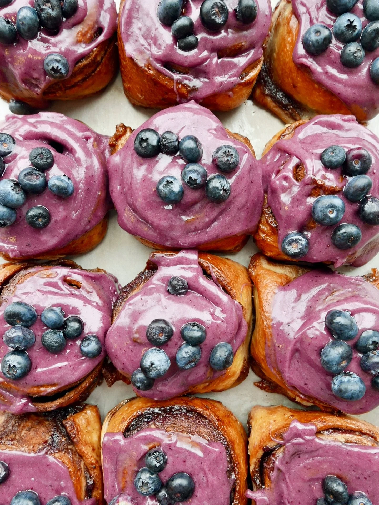 PARTY PEOPLE. THROW YOUR HANDS IN THE SKY IF YOU NEED A BLUEBERRY CINNAMON ROLL IN YOUR LIFE 🫐🫐🫐🫐 #sooncome #bluey #blueberryyumyum