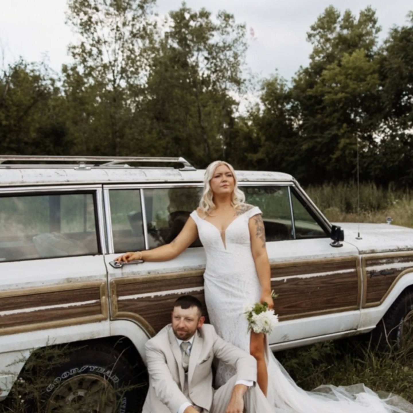A little sneak peak of Ashley and Nick's beautiful day. Seriously, so much romance between these two! 💋

@meganjerndtphotography 

#michiganweddingplanner #michiganevents #grandrapidsweddingplanner #bride #weddingday #RSVPEventsGR #weddingplanning #
