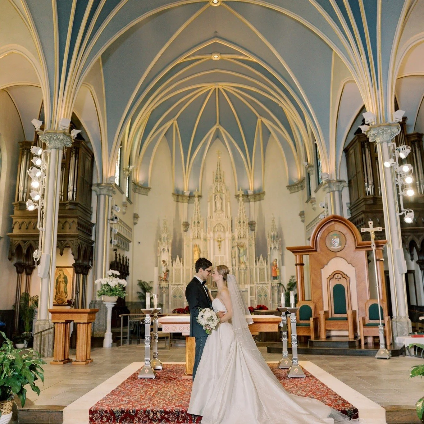 From start to finish, it was a joy working on Libby and Spencer's beautiful wedding. Such a kind and genuine couple...these two are SO clearly meant for each other! Every moment of their day was full of laughter and warmth. It was such a pleasure for