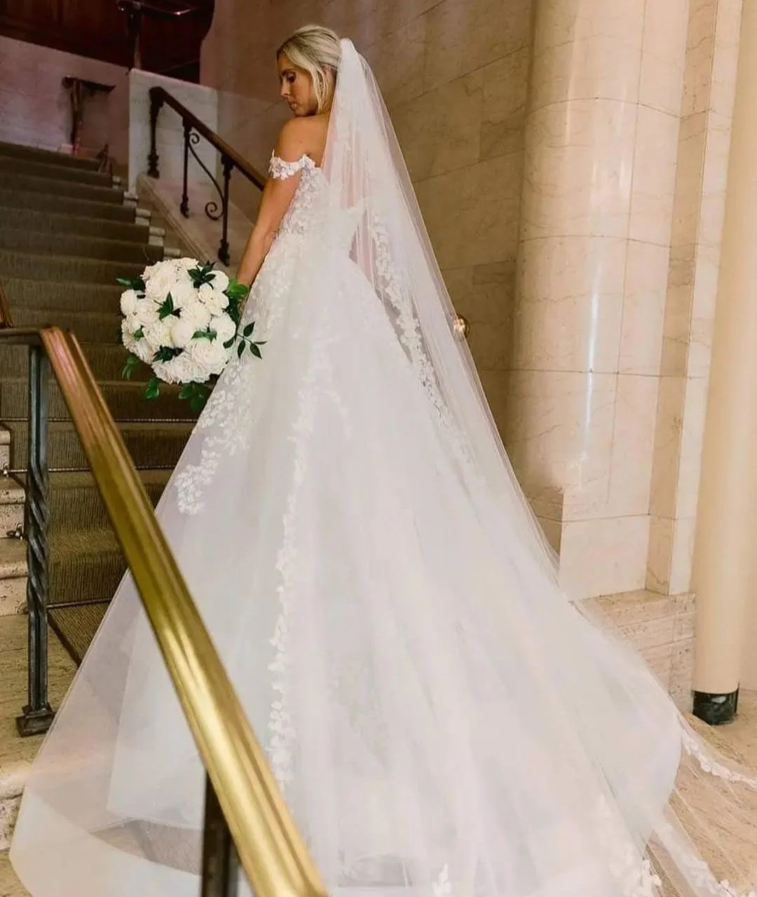 Our gorgeous bride, Hannah ✨

 #grbride #dreamwedding #weddingplanners #rsvpeventsgr #michiganwedding #michiganweddingcoordinator