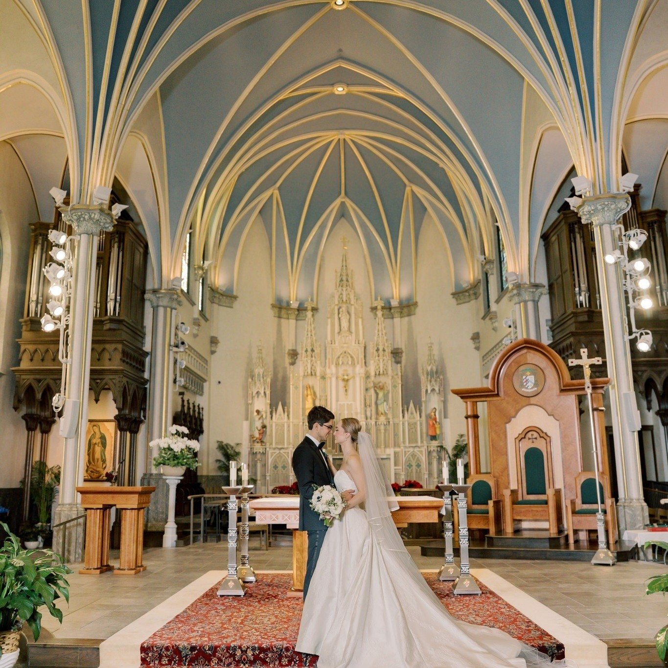 From start to finish, it was a joy working on Libby and Spencer's beautiful wedding. Such a kind and genuine couple...these two are SO clearly meant for each other! Every moment of their day was full of laughter and warmth. It was such a pleasure for