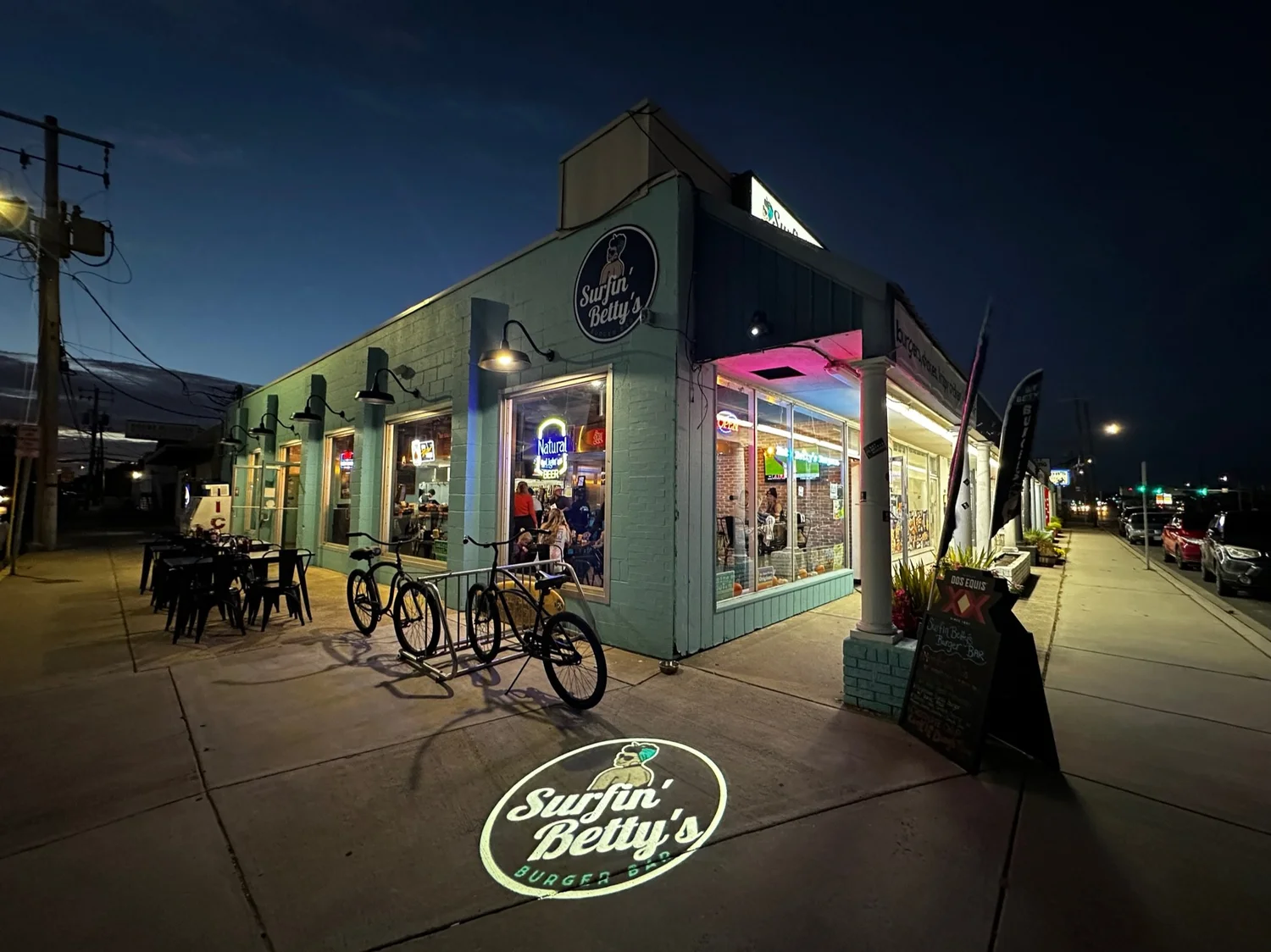 Surfin Betty’s Burger Bar