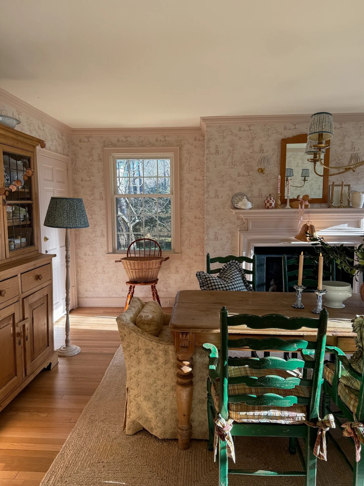 Im channeling every ounce of Pride and Prejudice energy in to finishing my dining room&hellip;I can&rsquo;t wait to show yall what we are adding to it next 🥹❤️ any guesses???