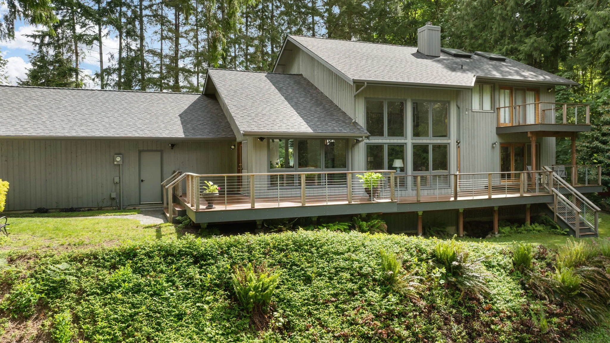 Roof, siding, window, and deck repair in Bremerton, WA.