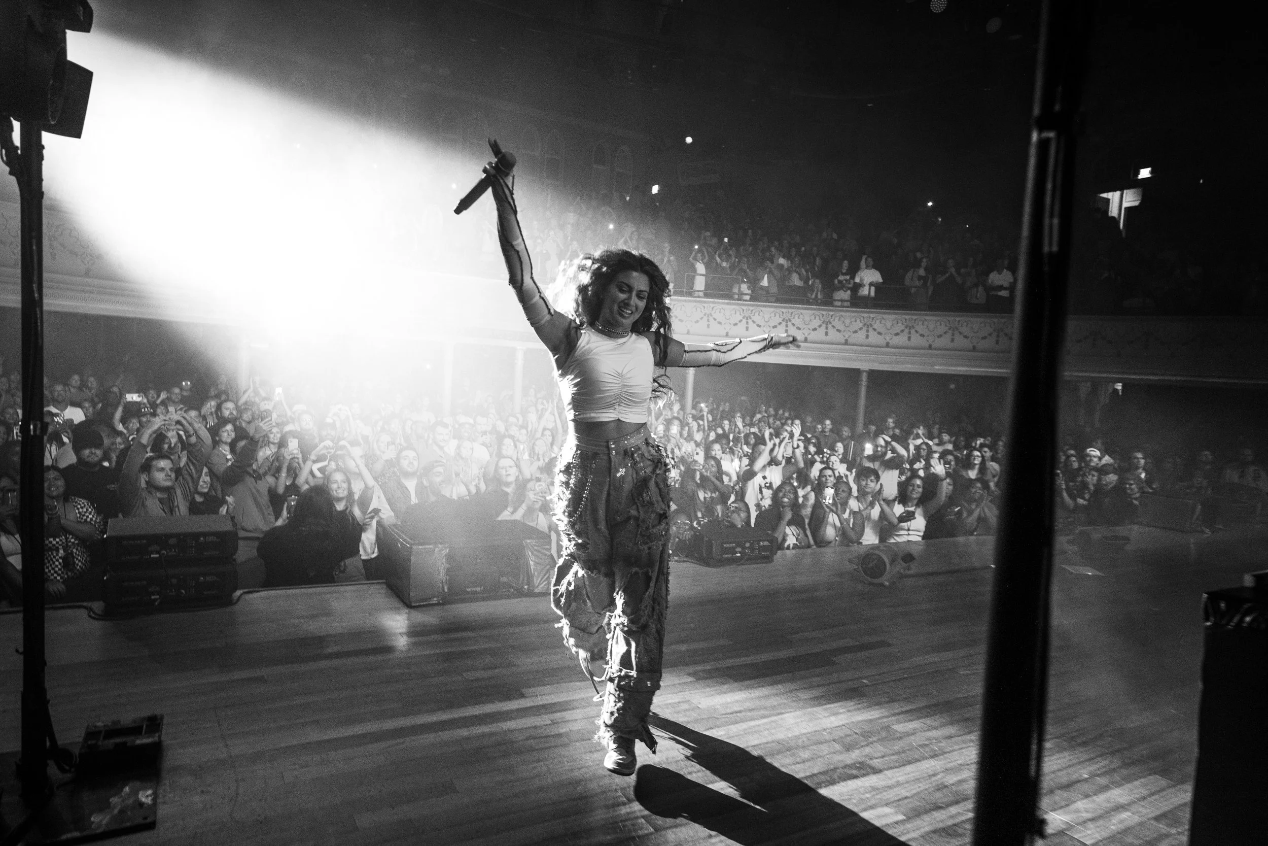 Tori Kelly_Ryman Auditorium_Leddo66.jpg