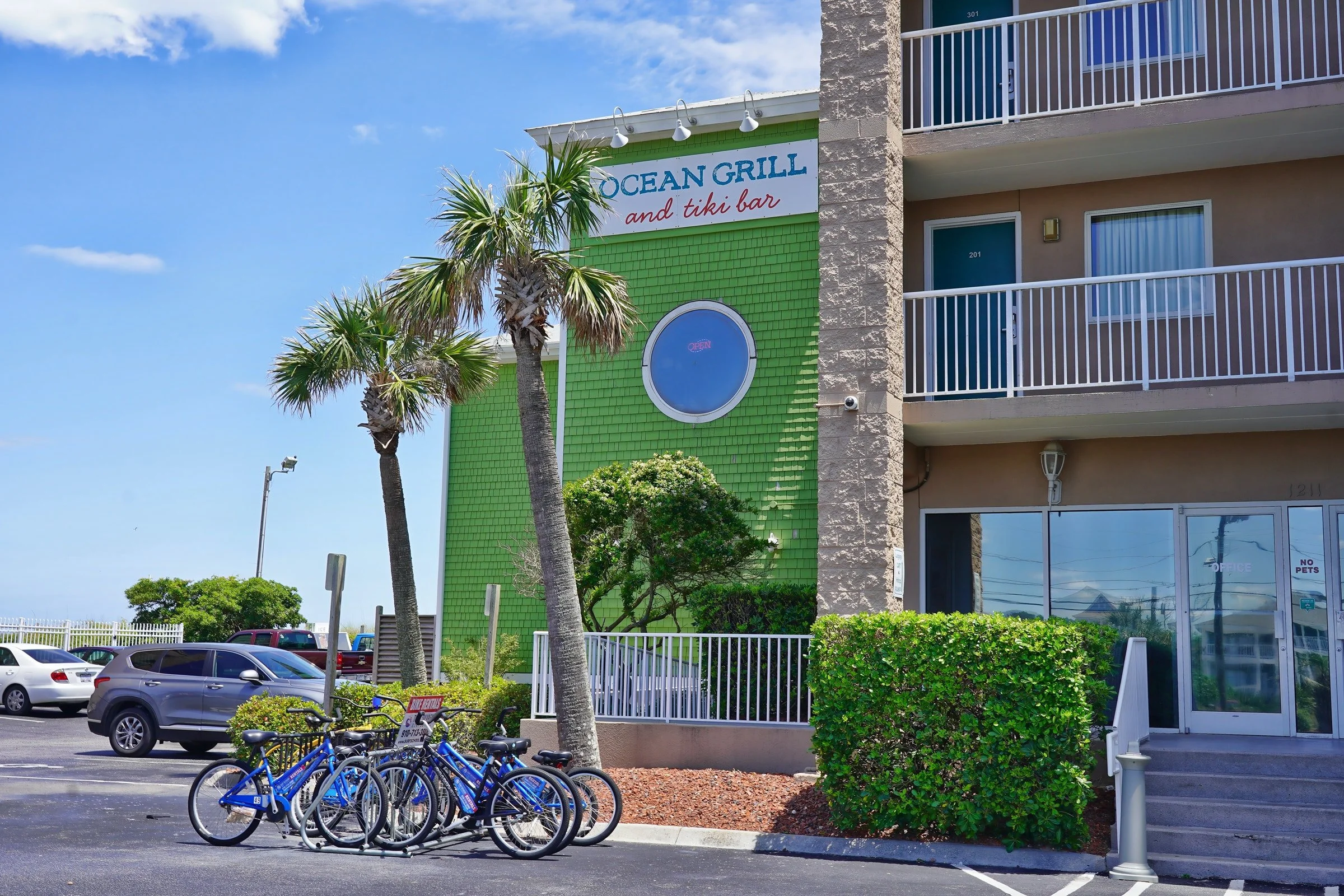 Carolina Beach Hotels Golden Sands Oceanfront Hotel