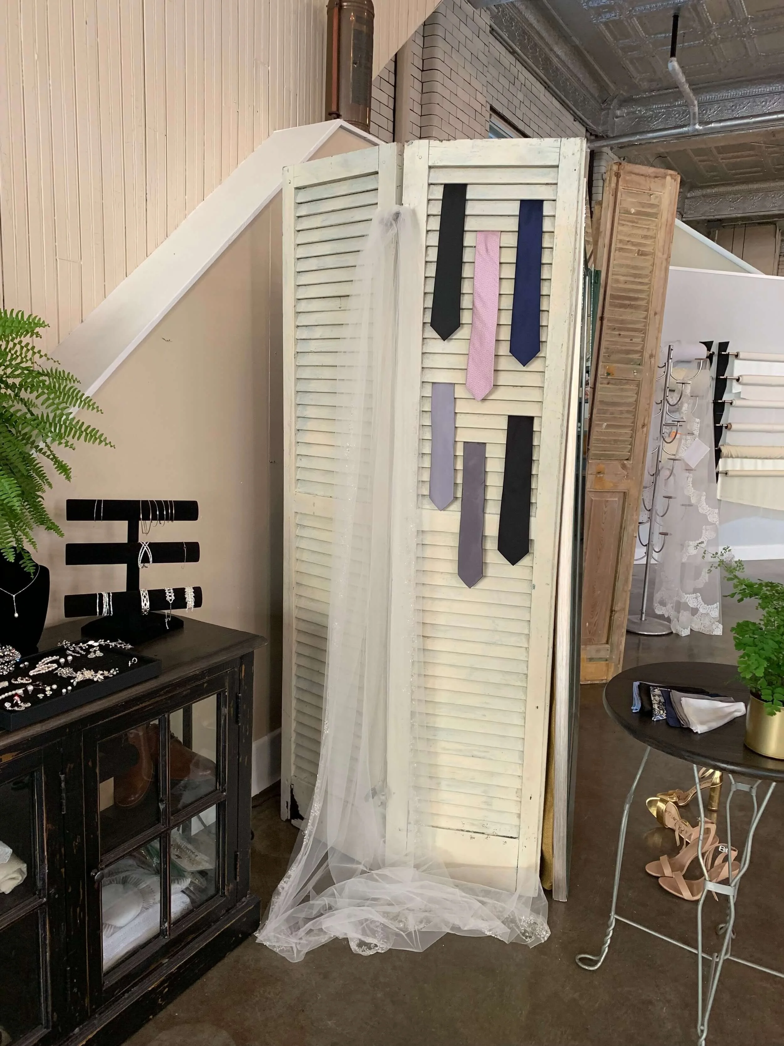 Monica Saba | Set Design