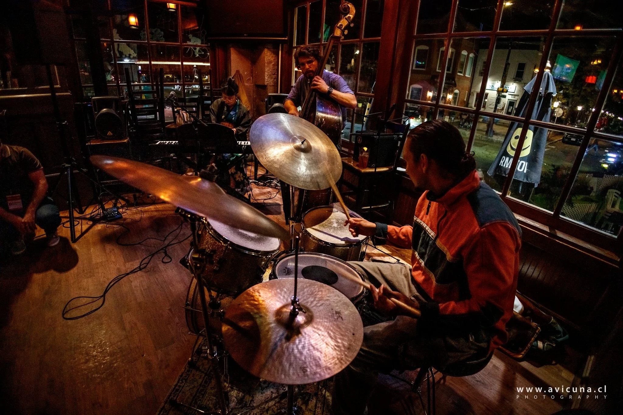 Jazz Strut 2025 Jam Session at Toasted Owl (@fitzwillys_toastedowl) // Led by Jahian Cooper-Monize (@jahiancm) with special guest Miki Yamanaka (@mikimikiyummy) and Aneas Strozier on bass.

Photos by Alejandro Vicu&ntilde;a Leyton (@kbecita) and Avra