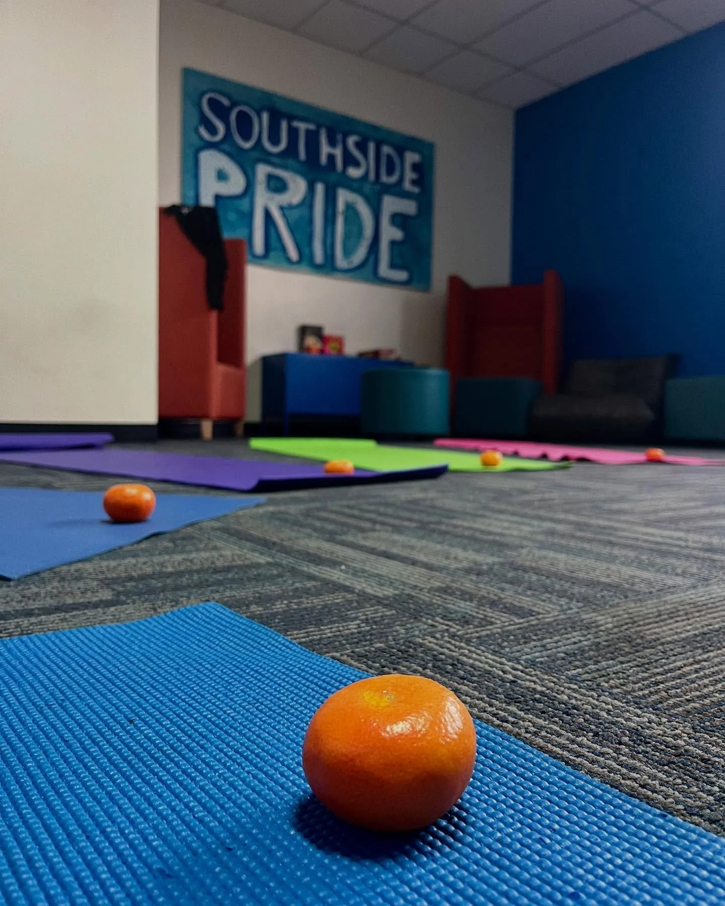 When&rsquo;s the last time you mindfully sat and ate an orange? Or any food for that matter?
I mean really sat and felt the texture of it in your hands? Thought about the tree it came from, and all the hands it took to get into yours? 
Peeled it open