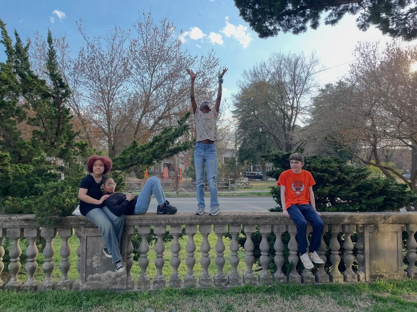 How we feel about this warm weather 🙌🏼☀️

#gooutside #naturetherapy #mindfulyouth #rva