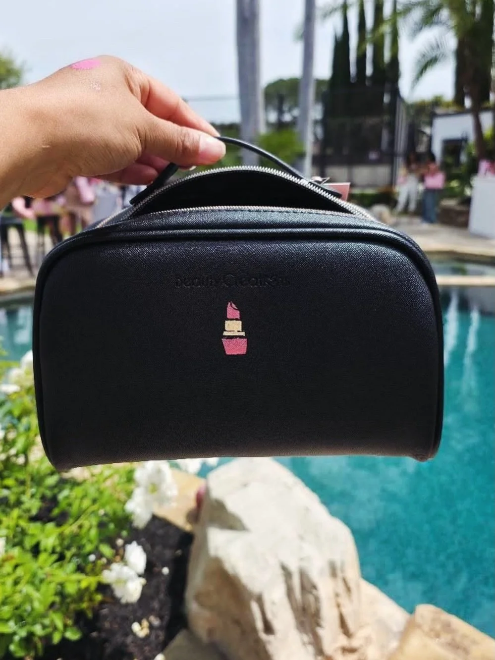 Adorable bag. But make it YOURS. 💄💋
Hand-painted a mini lipstick on this @beautycreations.cosmetics bag to match one of their iconic shades. 💕One bag. Zero duplicates. Because why not make it personal?

This is what I bring to your brand event: cu