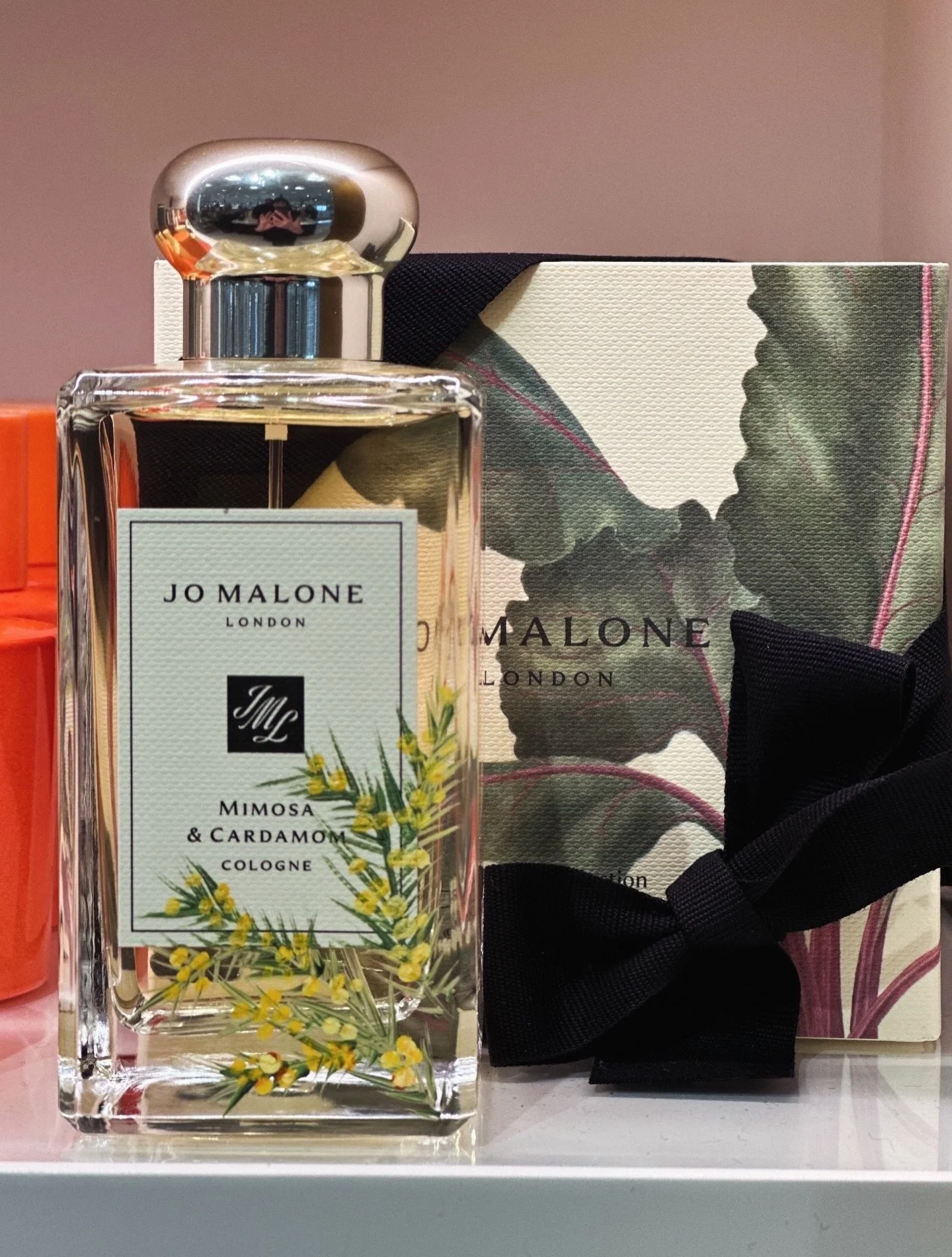 A few hand-painted designs from the latest Jo Malone events. This month was busy for brand activations in-store! Thanks to Father&rsquo;s Day. 
Thank you @sundreamsproductions for your trust, as always 🤍